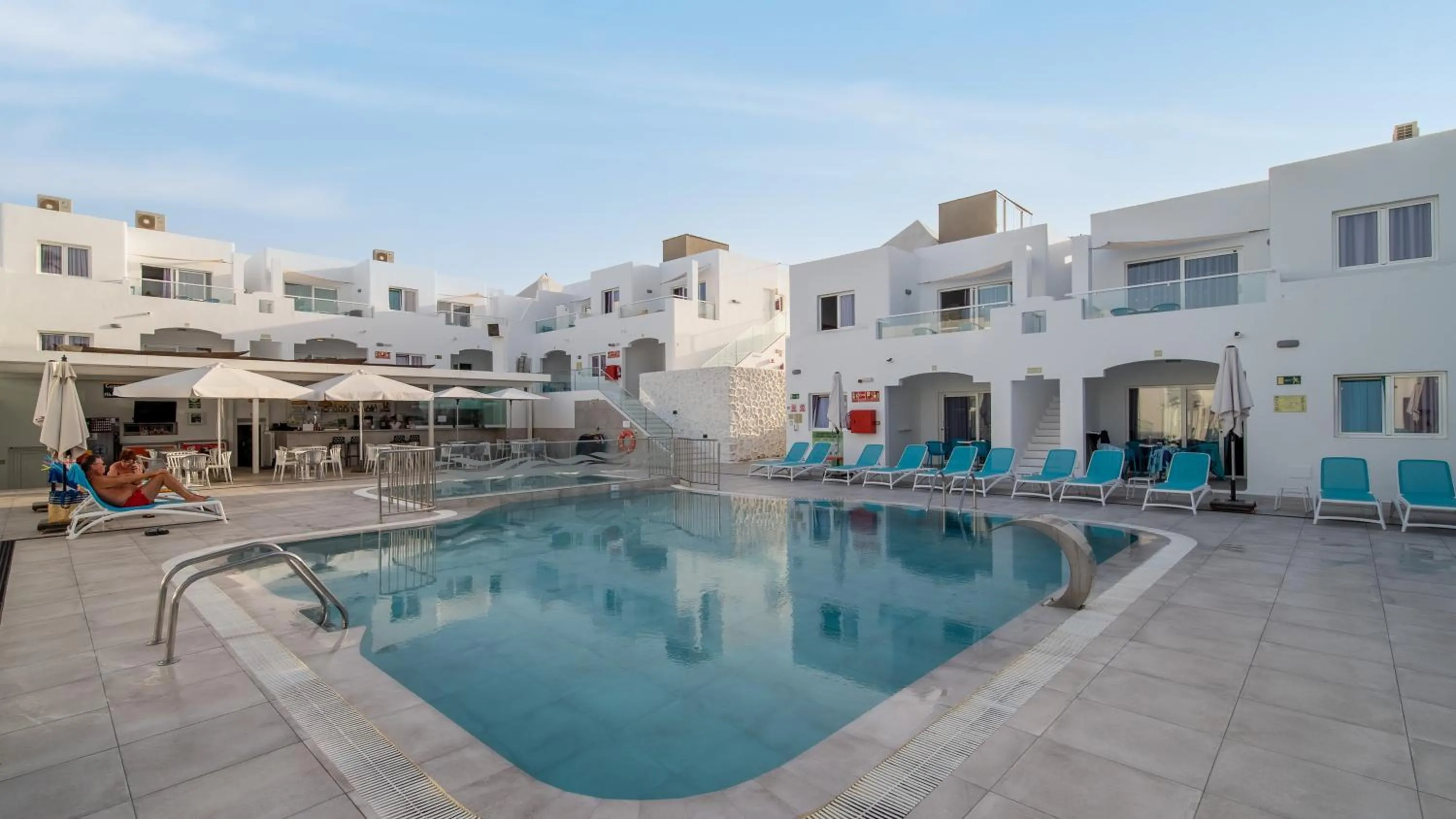 Swimming pool in Guinate Club Apartamentos