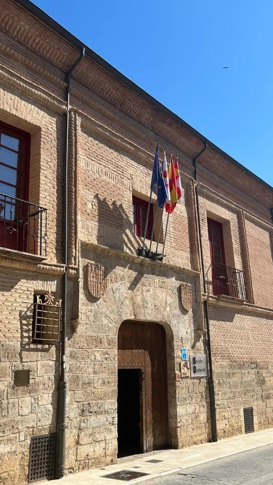 Facade/entrance in Palacio Rejadorada