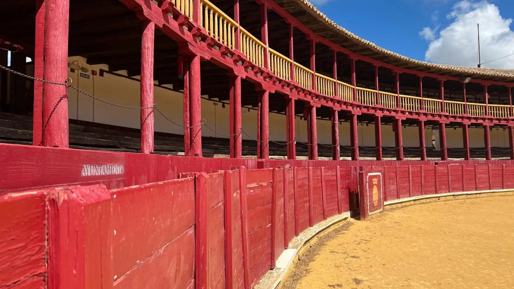Nearby landmark in Palacio Rejadorada