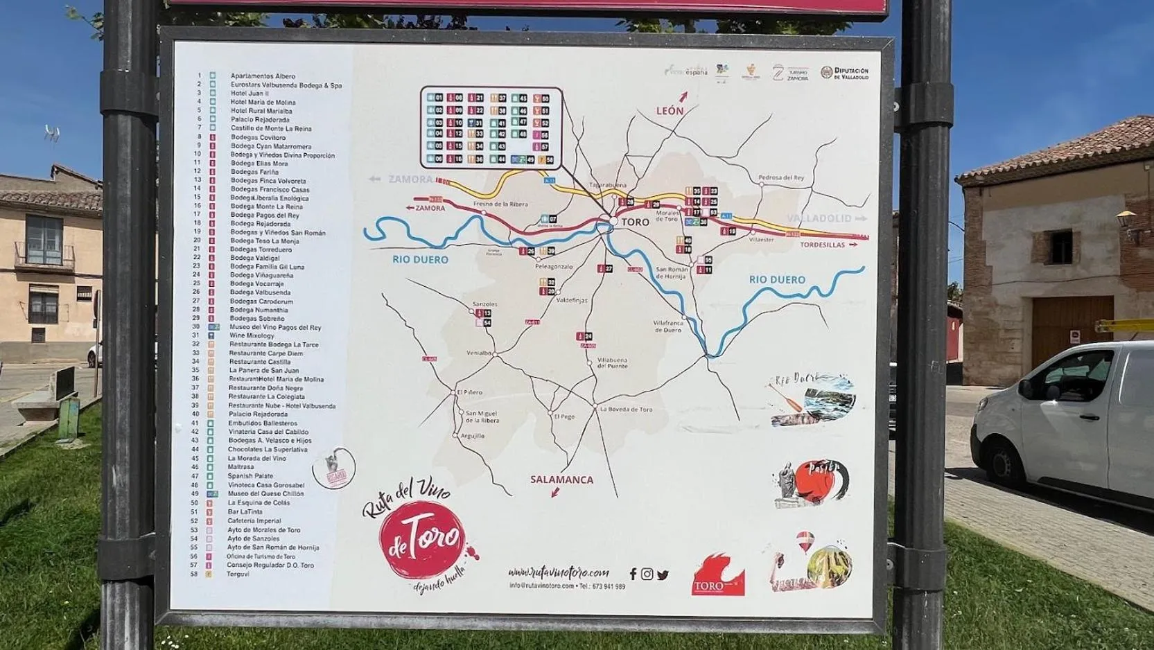 Nearby landmark in Palacio Rejadorada