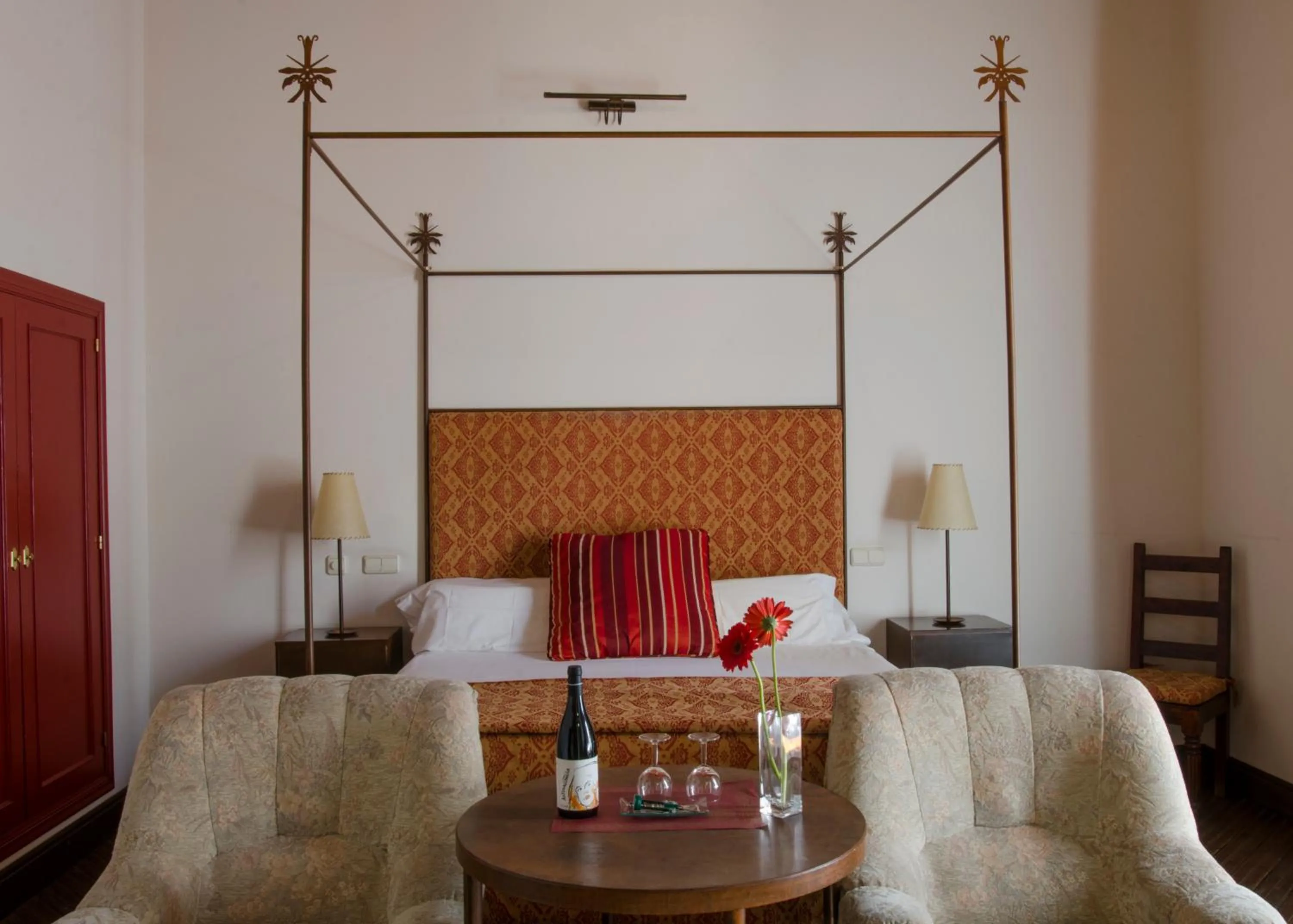 Photo of the whole room, Bed in Palacio Rejadorada