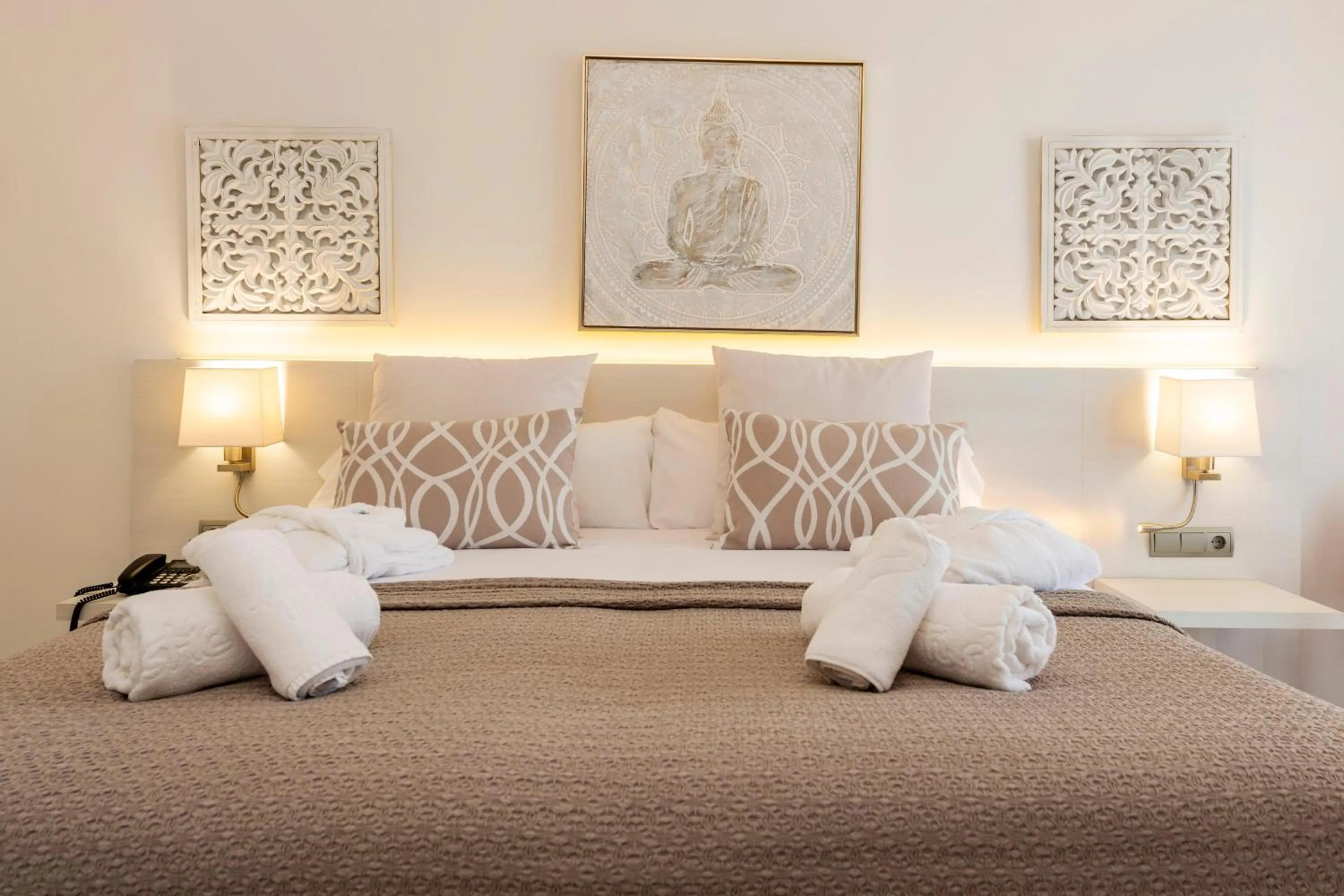 Photo of the whole room, Bed in Hotel Puchet Ibiza