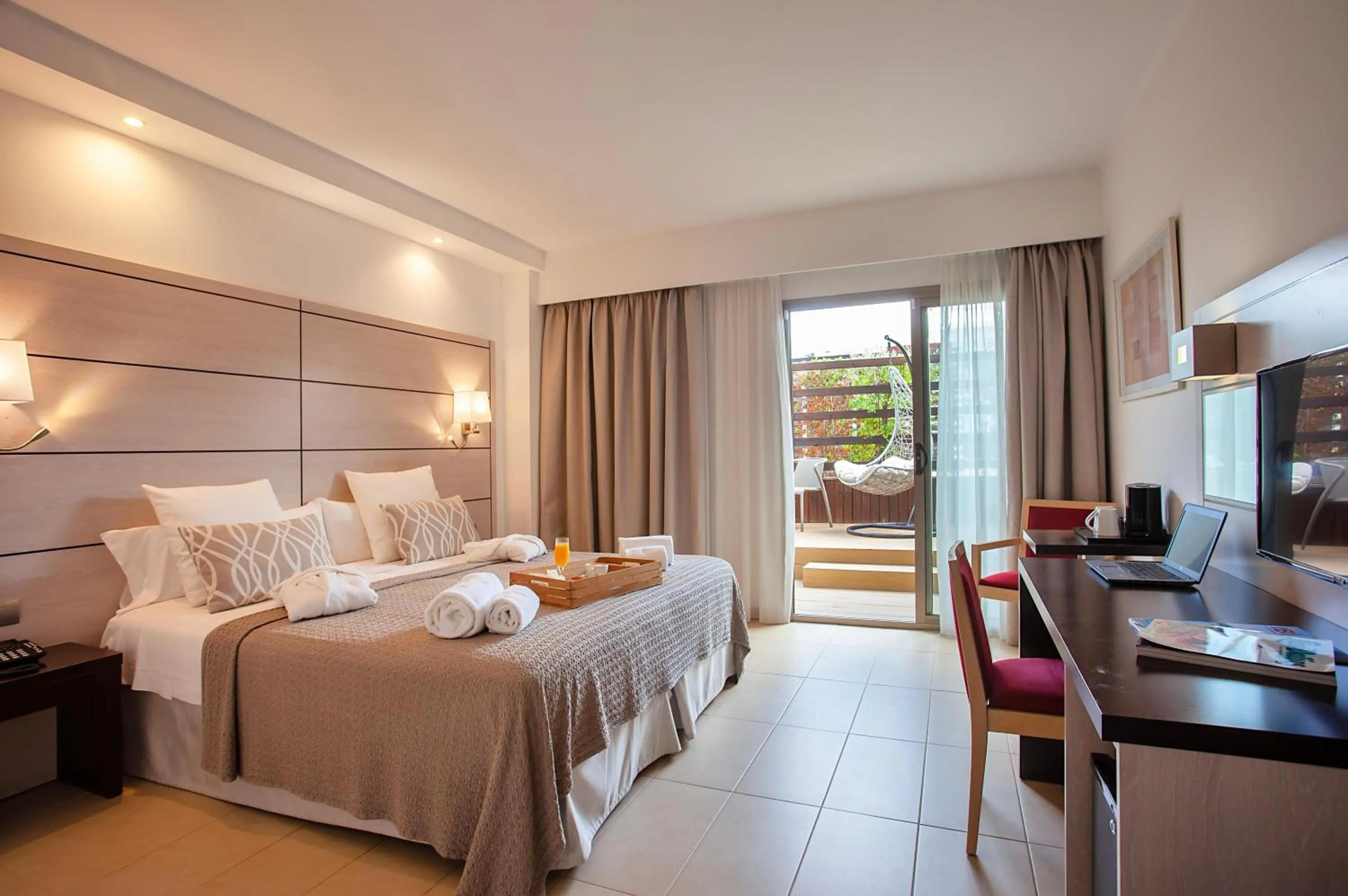 Photo of the whole room, Bed in Hotel Puchet Ibiza