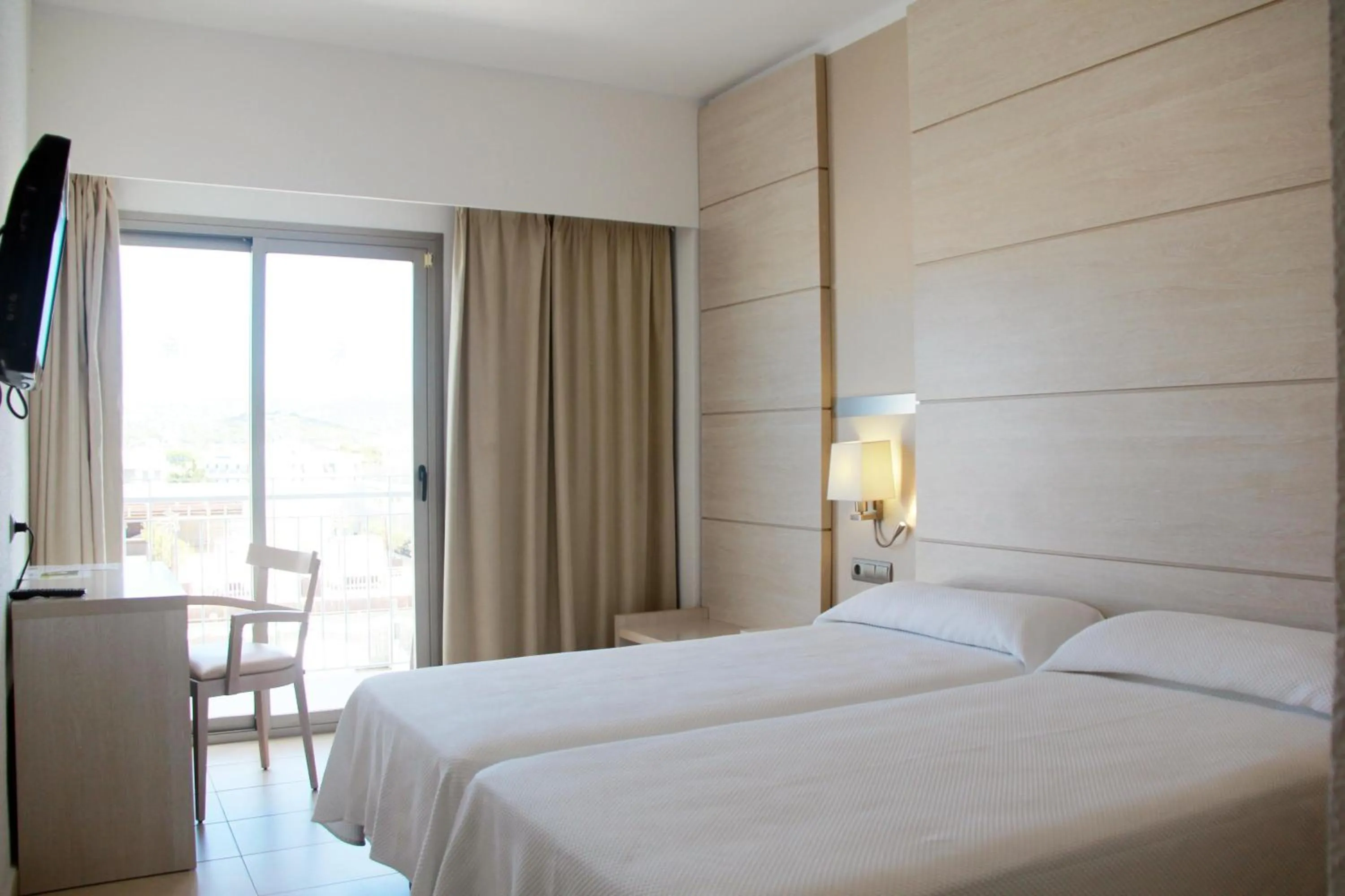 Photo of the whole room, Bed in Hotel Puchet Ibiza