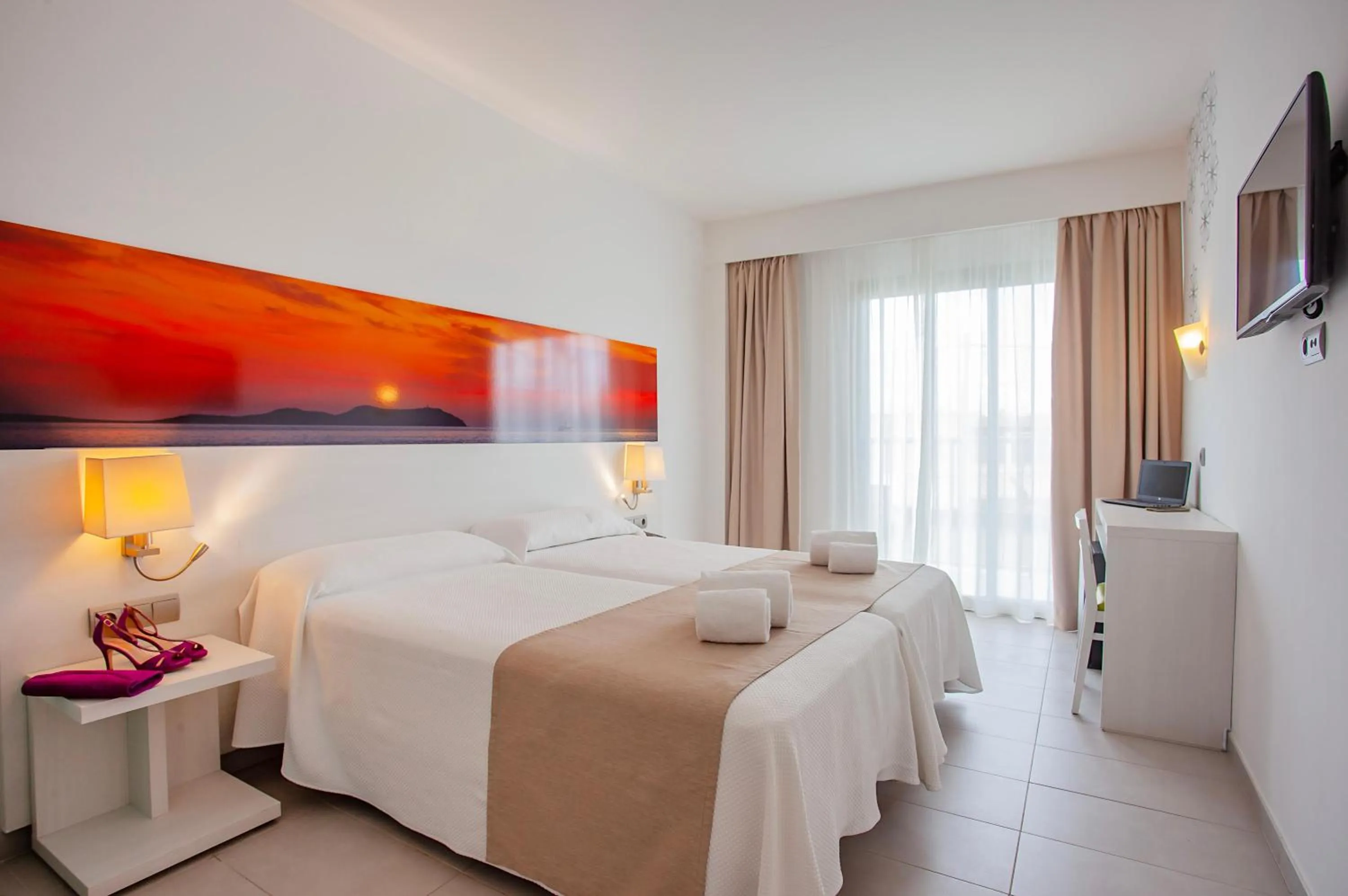 Photo of the whole room, Bed in Hotel Puchet Ibiza