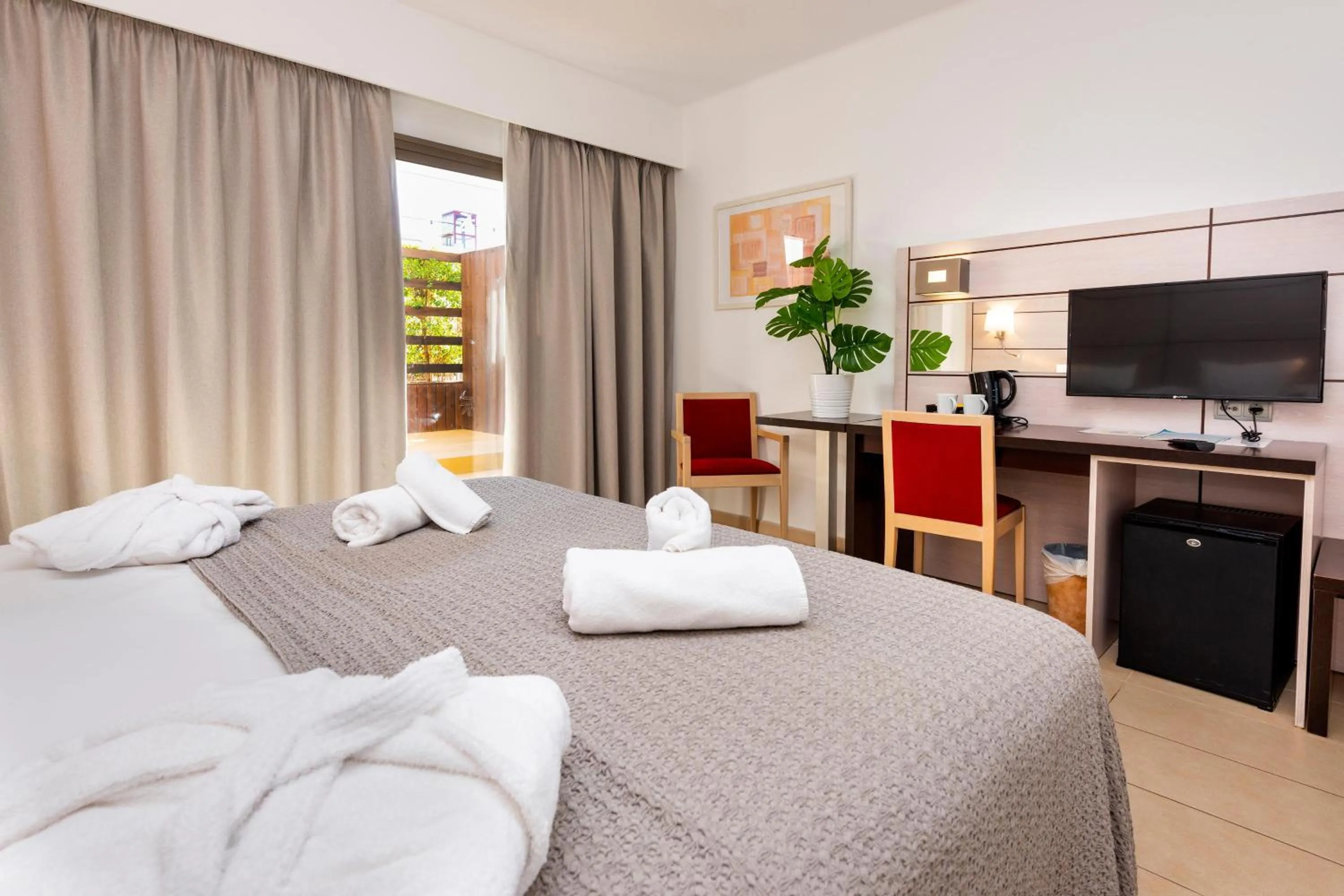 Photo of the whole room, Bed in Hotel Puchet Ibiza