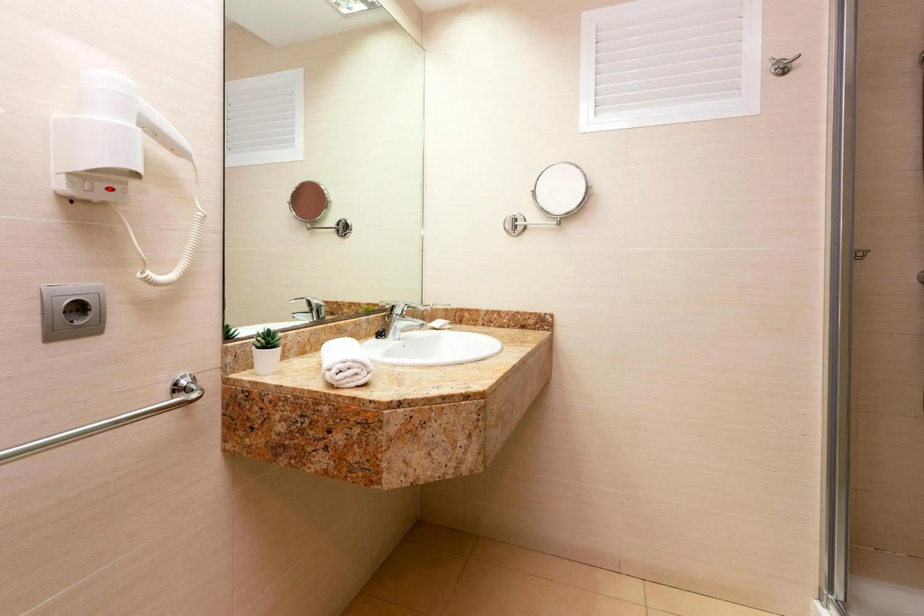 Bathroom in Hotel Puchet Ibiza Bathroom in Hotel Puchet Ibiza