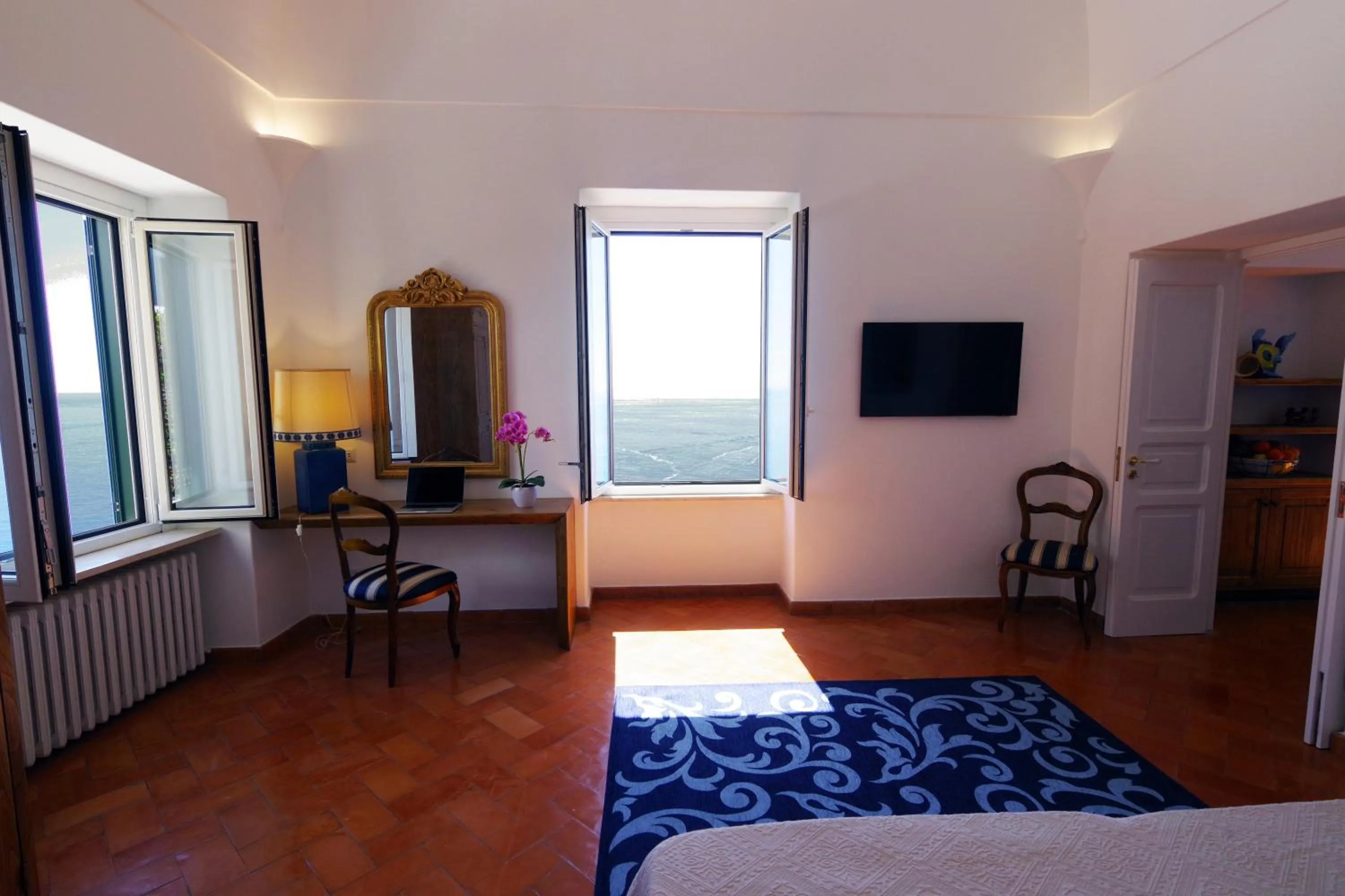 Photo of the whole room in Albergo Miramare Positano