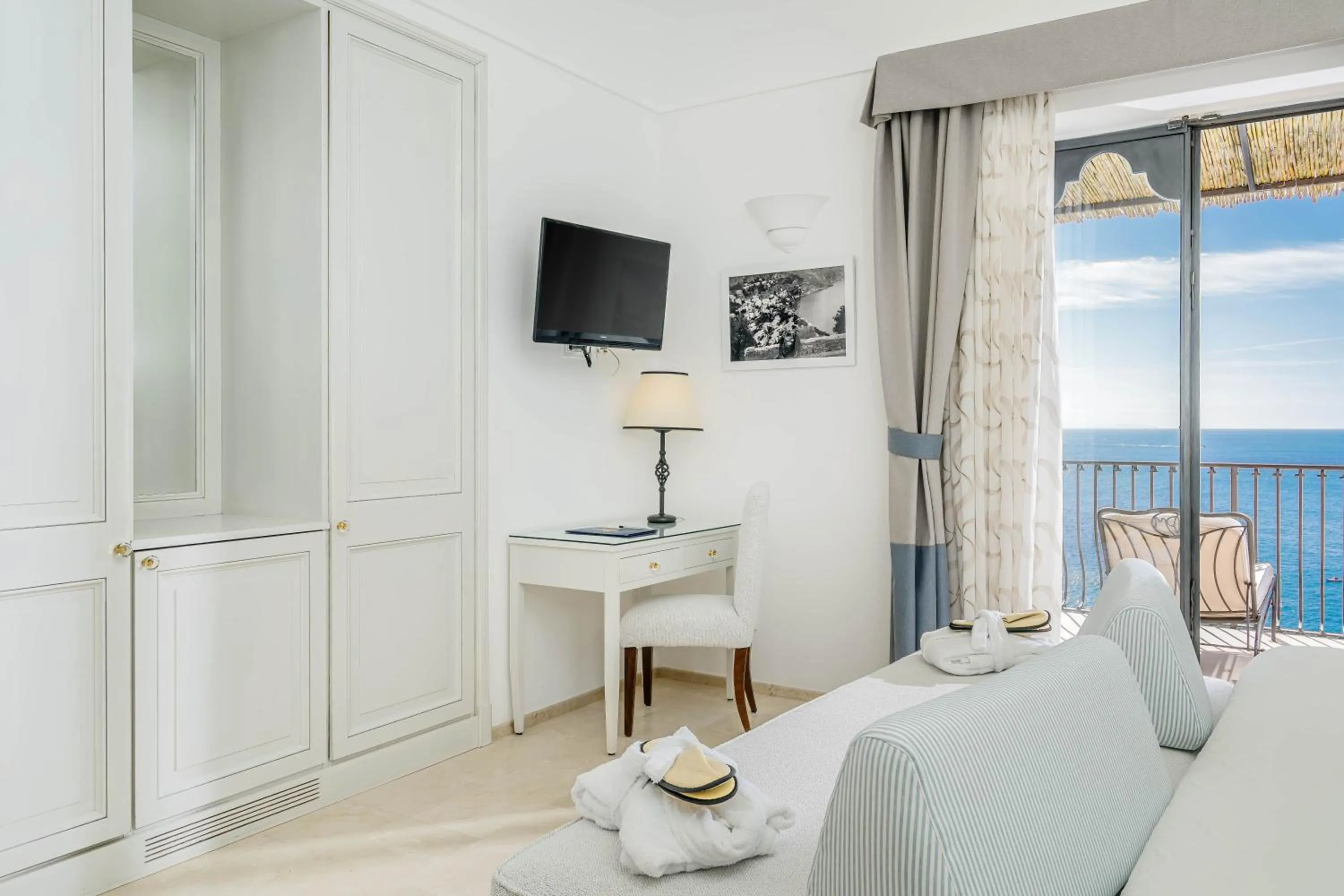 Photo of the whole room in Albergo Miramare Positano