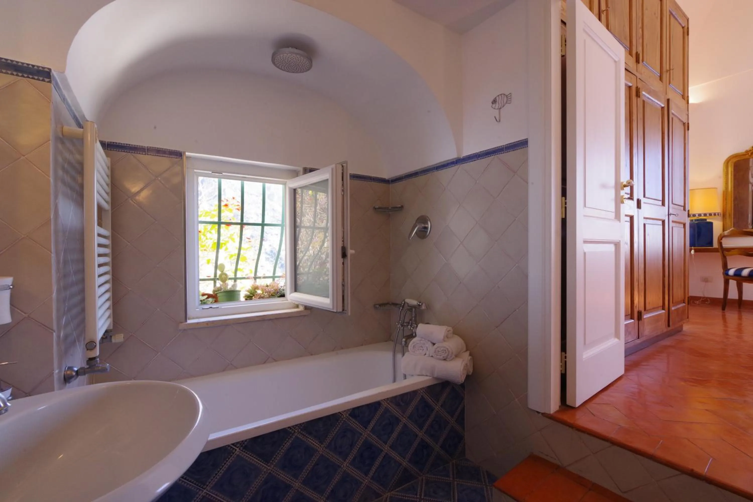 Bathroom in Albergo Miramare Positano