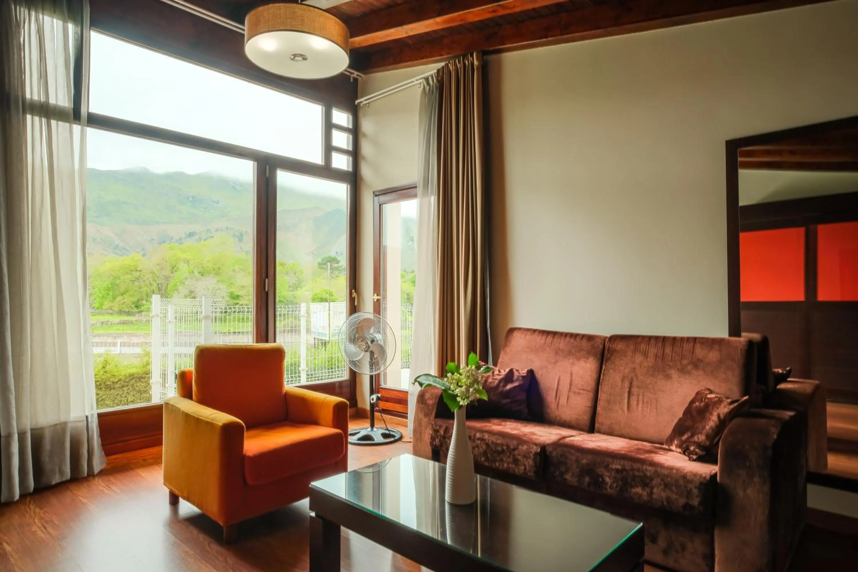 Photo of the whole room in Indiana Boutique Hotel