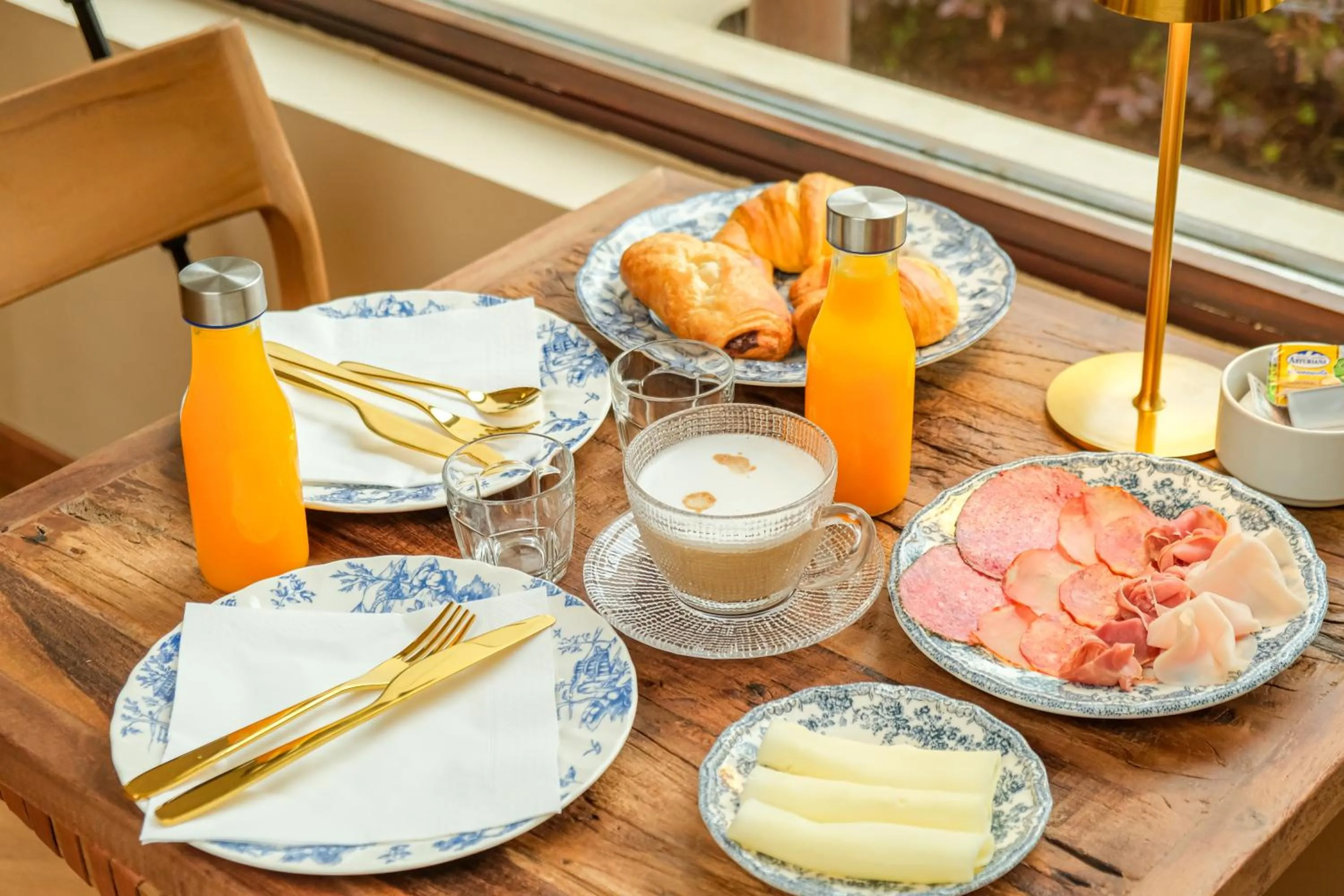 Breakfast in Indiana Boutique Hotel