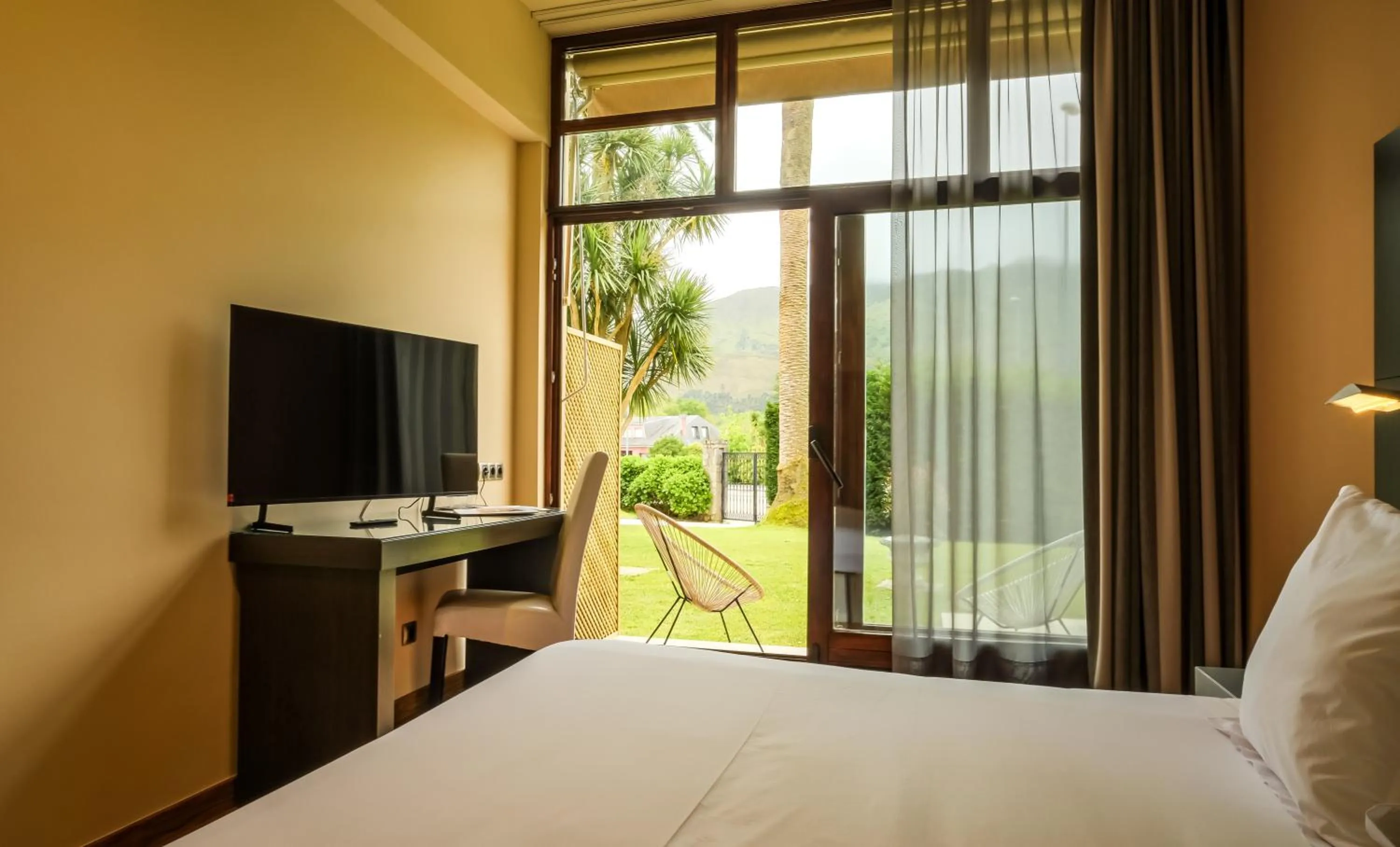 Photo of the whole room, Bed in Indiana Boutique Hotel