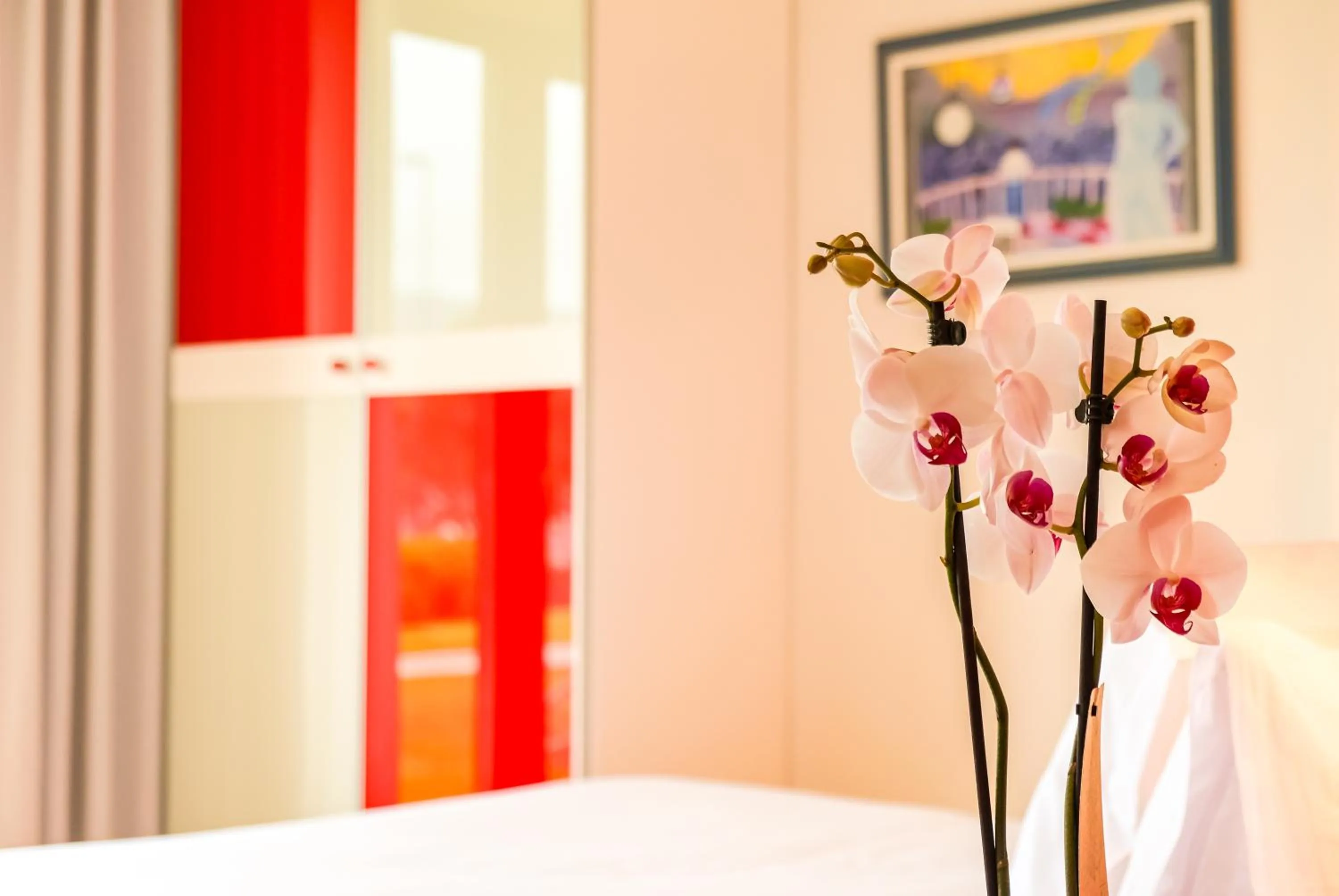 Photo of the whole room, Bed in Indiana Boutique Hotel