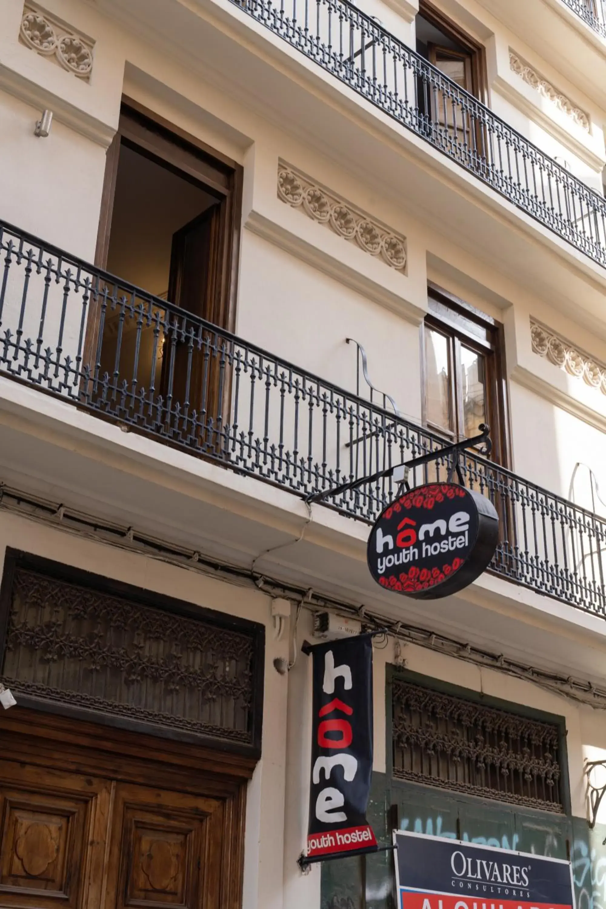 Property building in Home Youth Hostel by Feetup Hostels Property building in Home Youth Hostel by Feetup Hostels