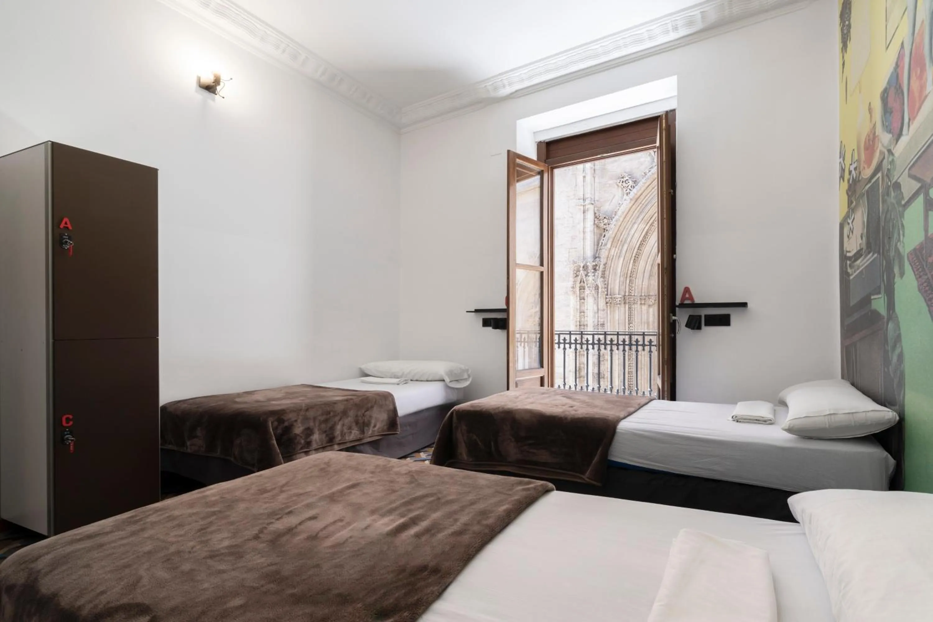 Bed in Home Youth Hostel by Feetup Hostels