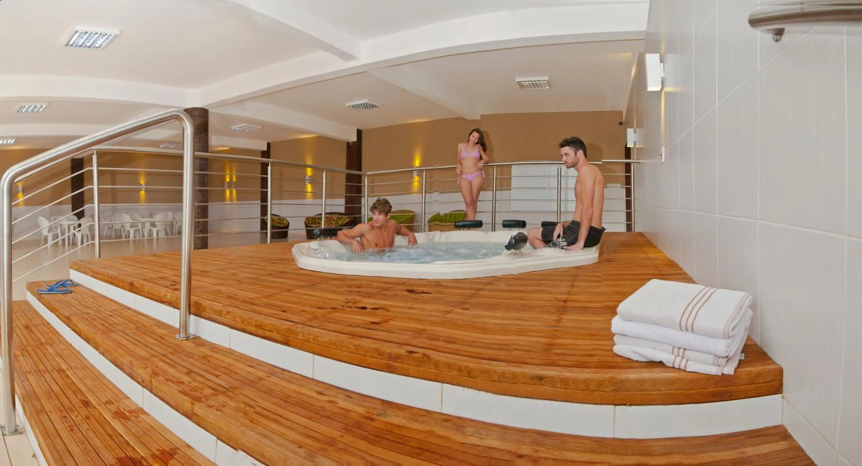 People in Luz Hotel by Castelo Itaipava