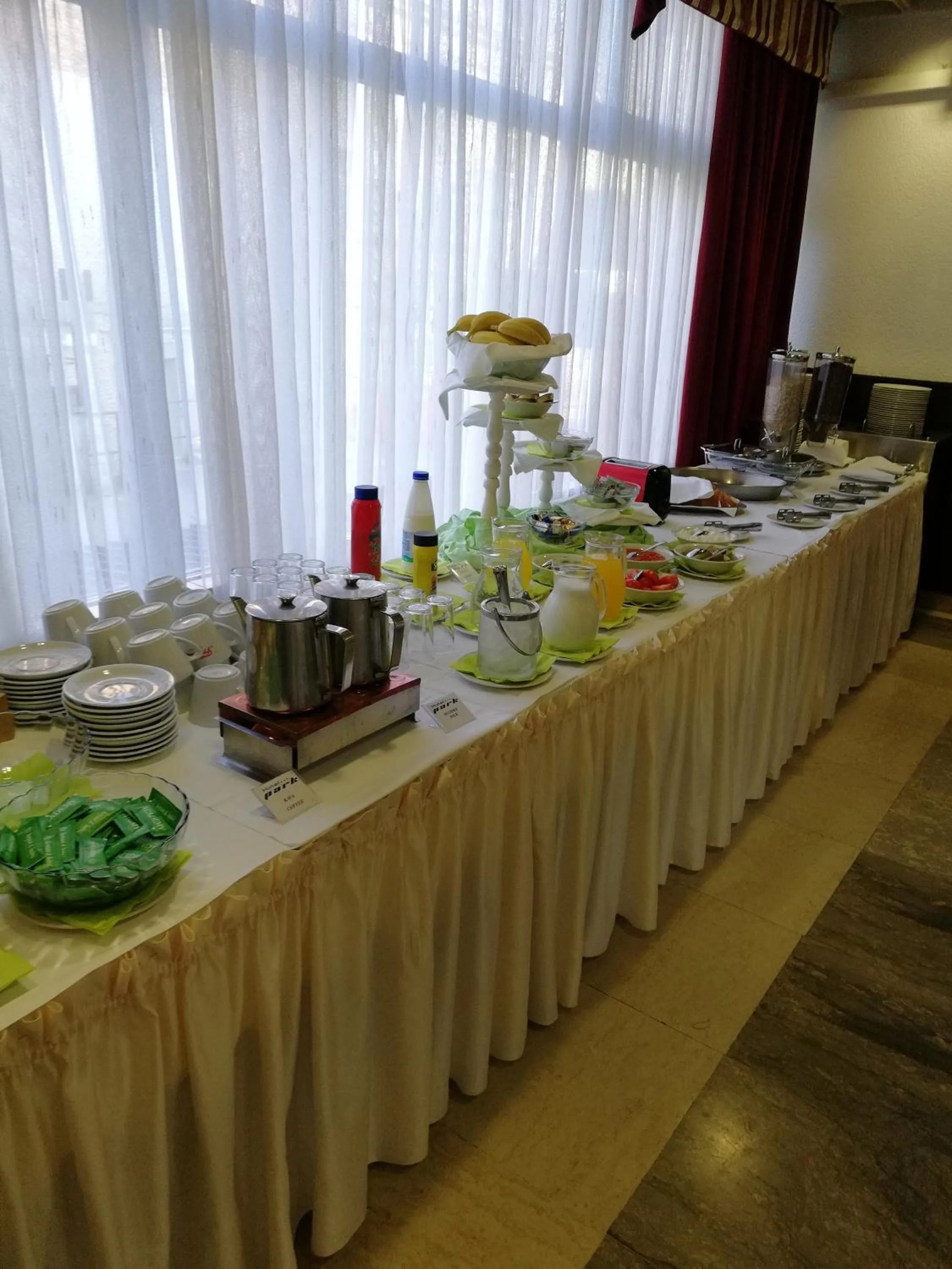 Breakfast in Hotel Park