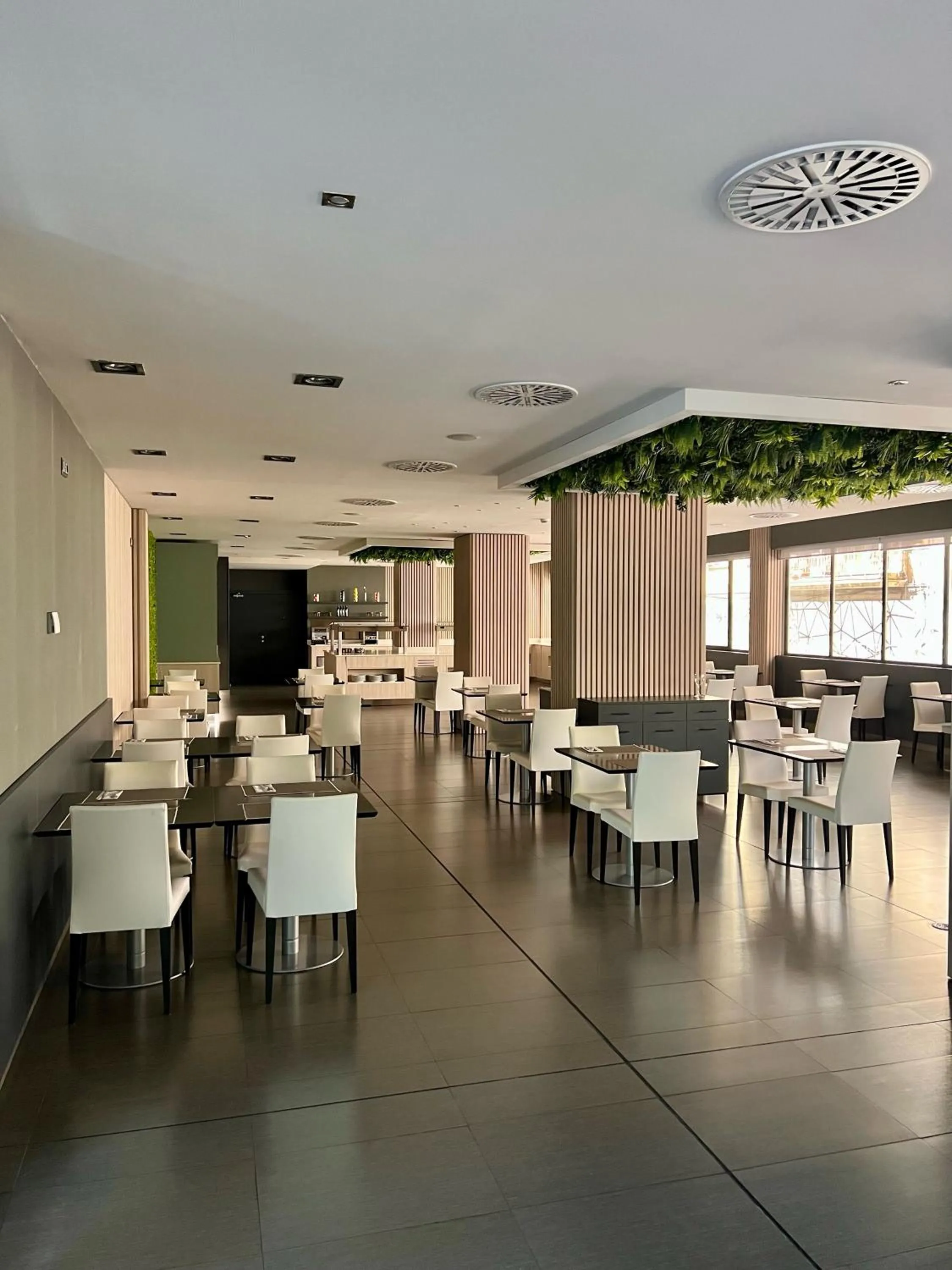 Restaurant/places to eat in Turia Granada