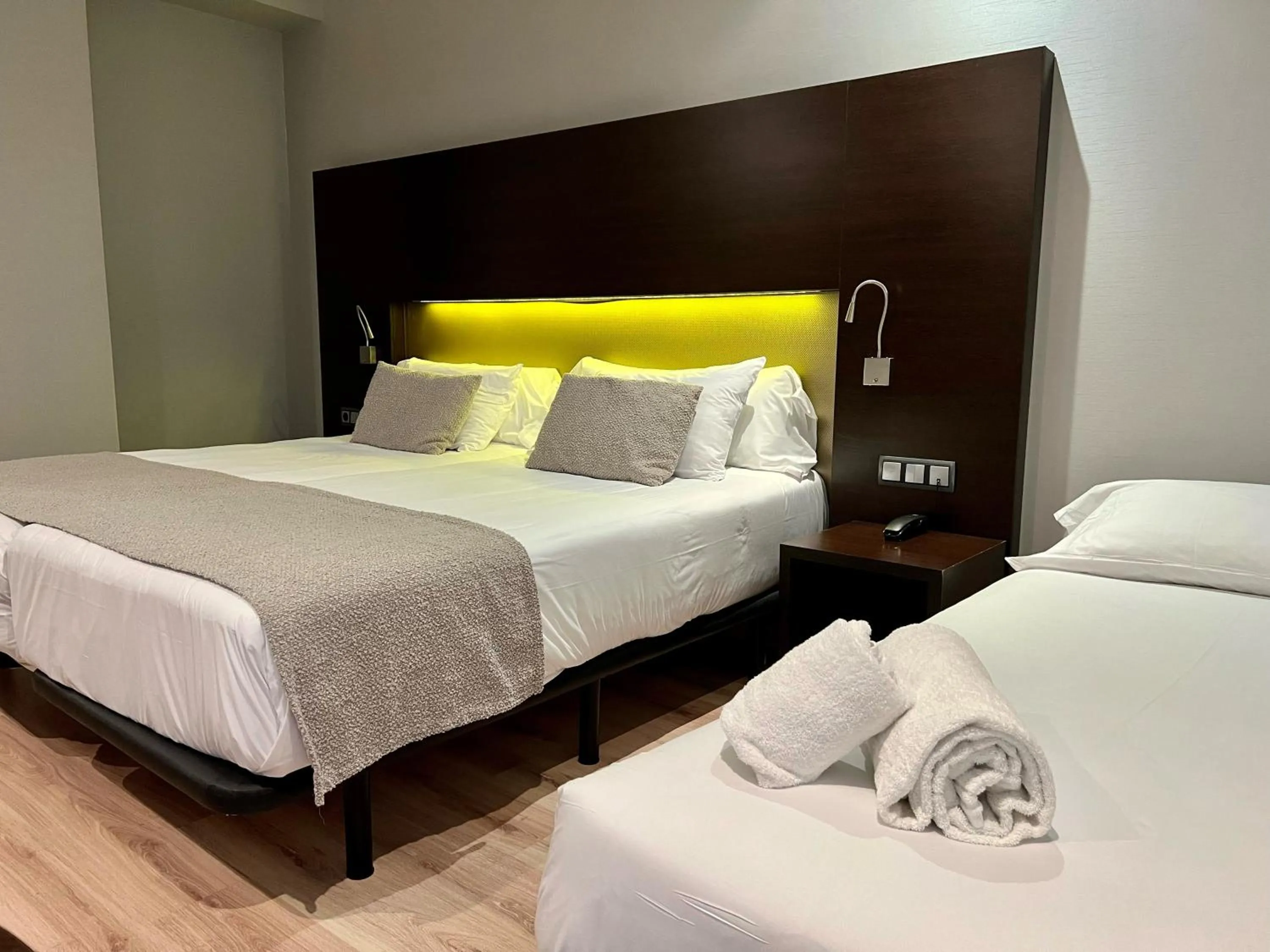 Other, Bed in Turia Granada