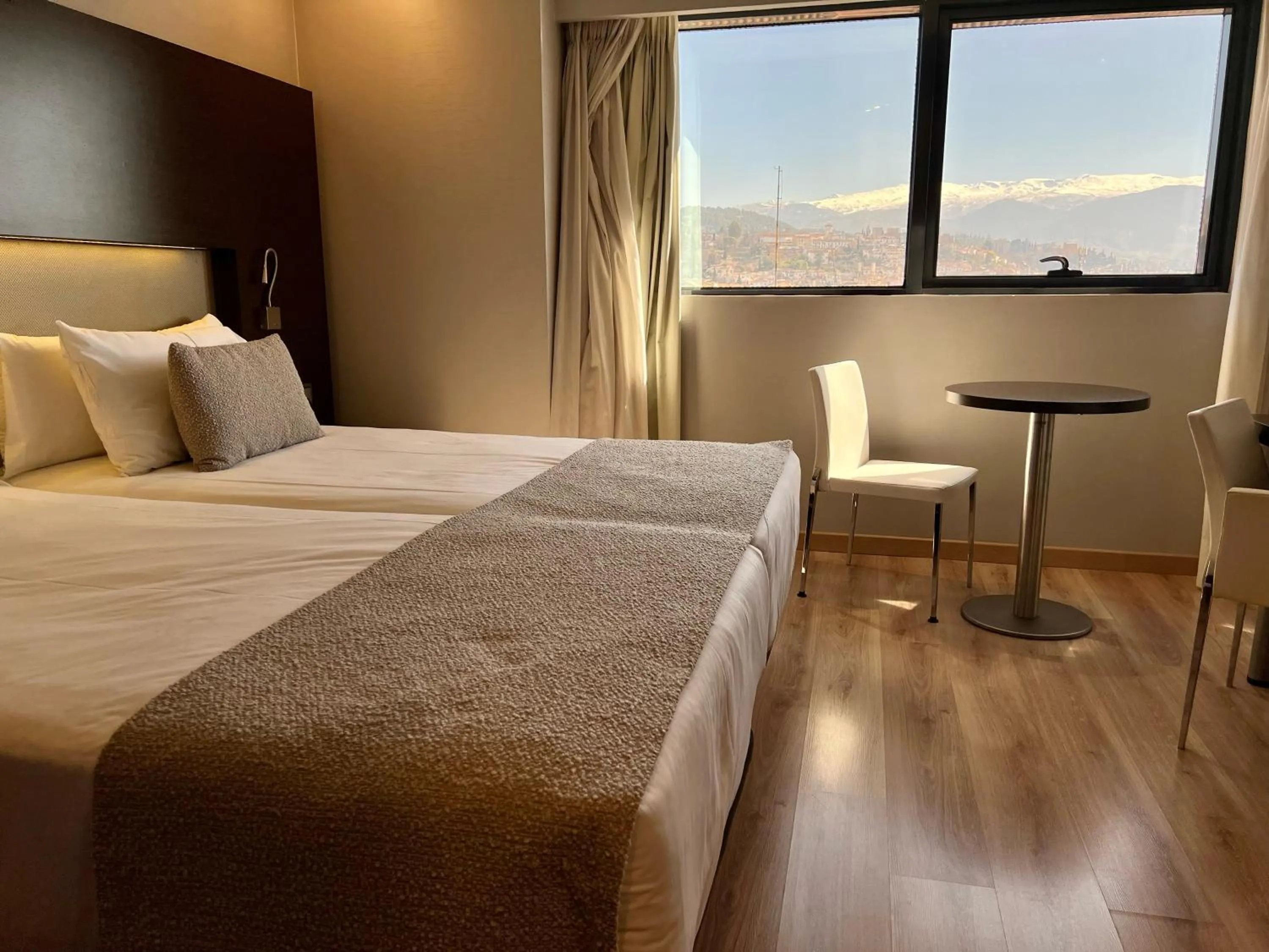 View (from property/room), Bed in Turia Granada