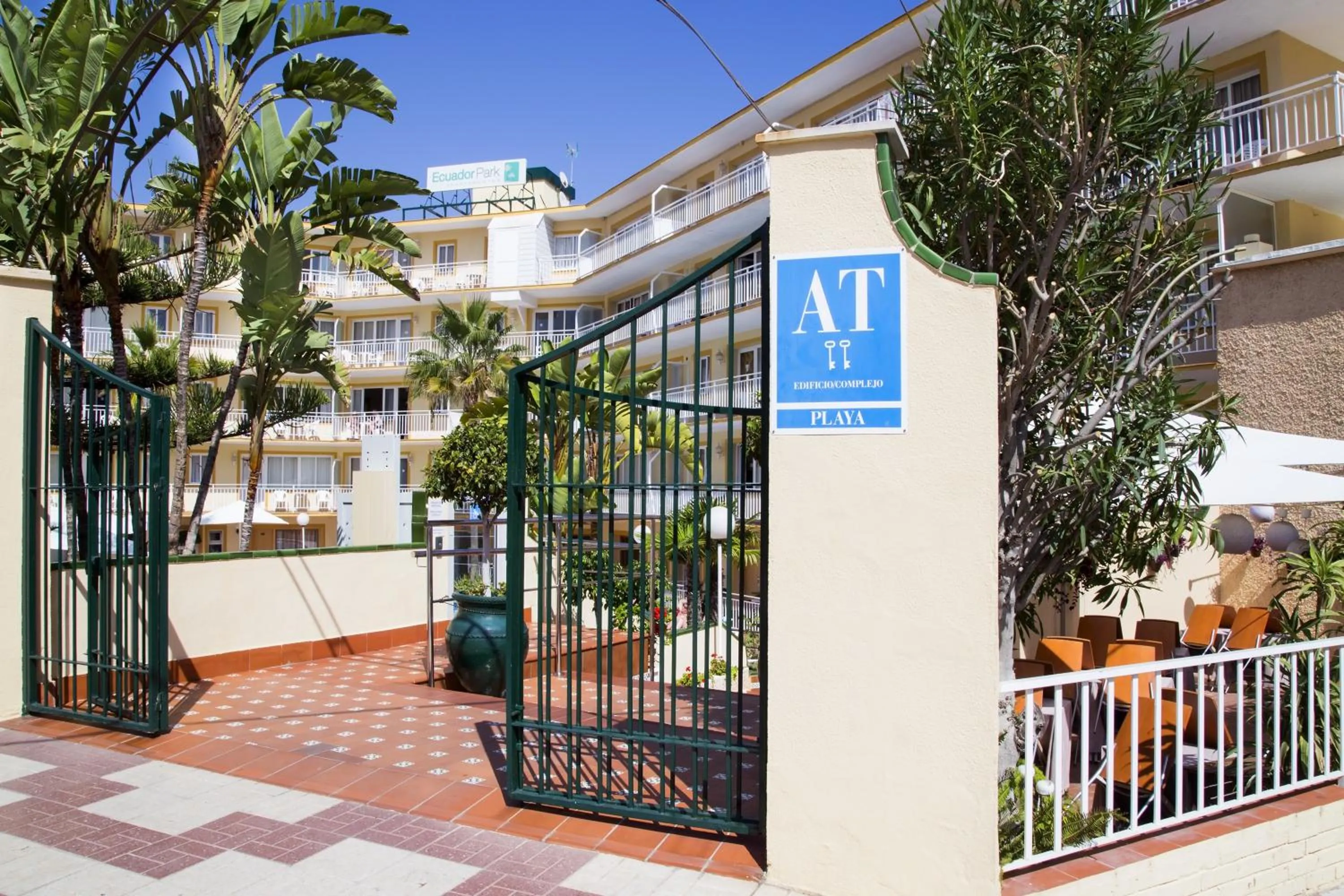 Lobby or reception in Apartamentos Ecuador Park