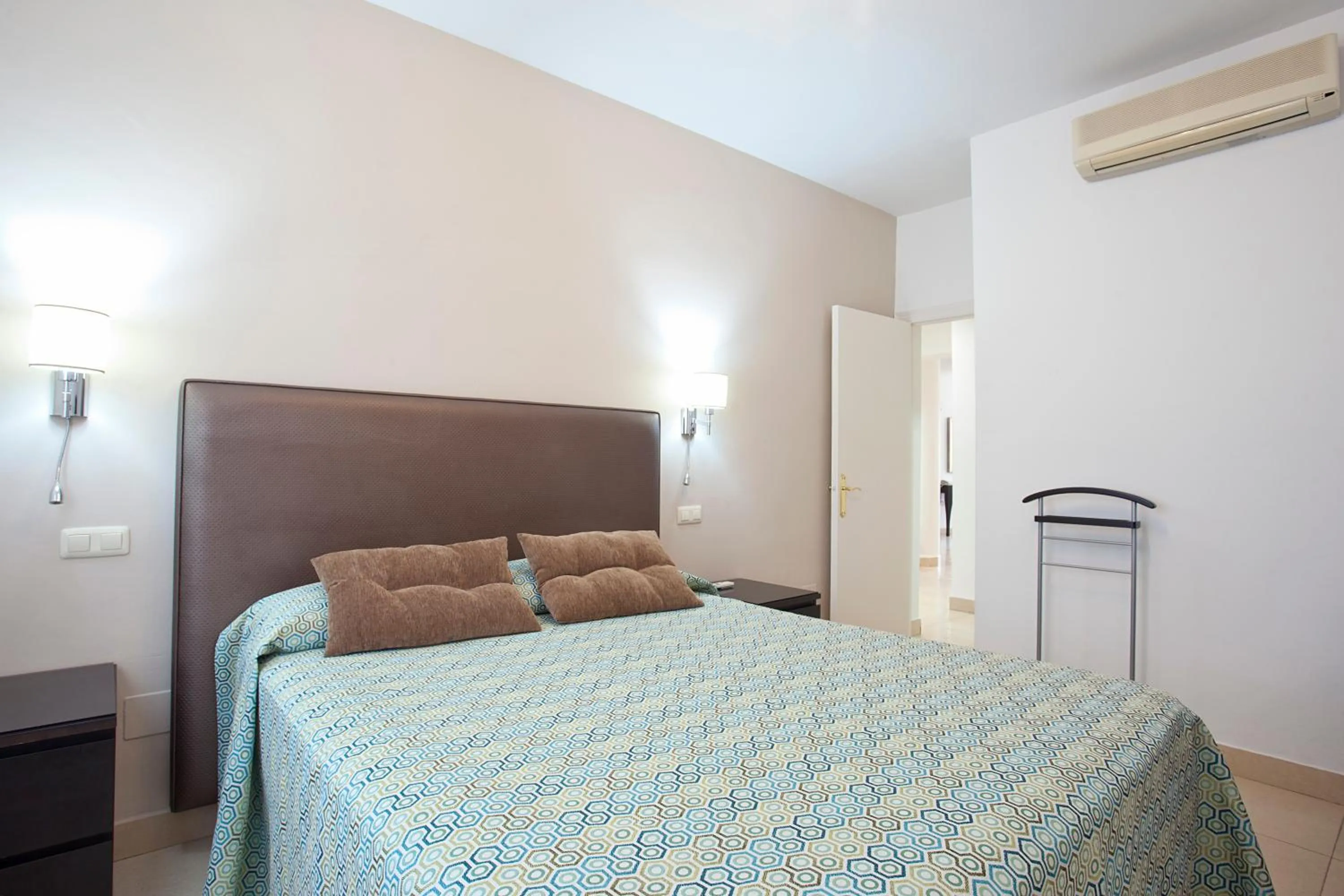 Bedroom, Bed in Apartamentos Ecuador Park