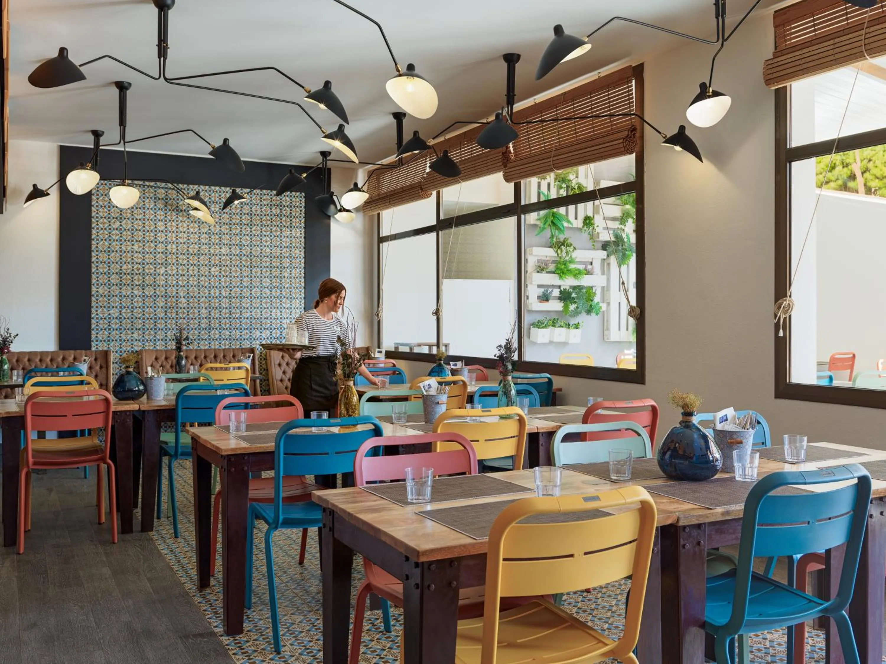 Restaurant/places to eat in H10 Mediterranean Village