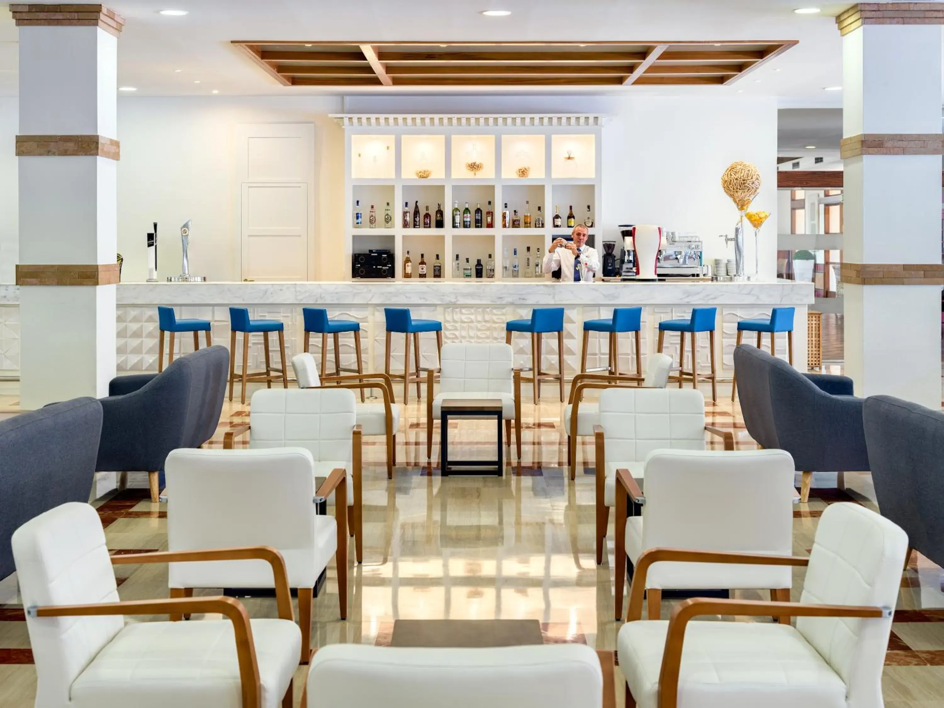 Food and drinks in H10 Mediterranean Village Food and drinks in H10 Mediterranean Village