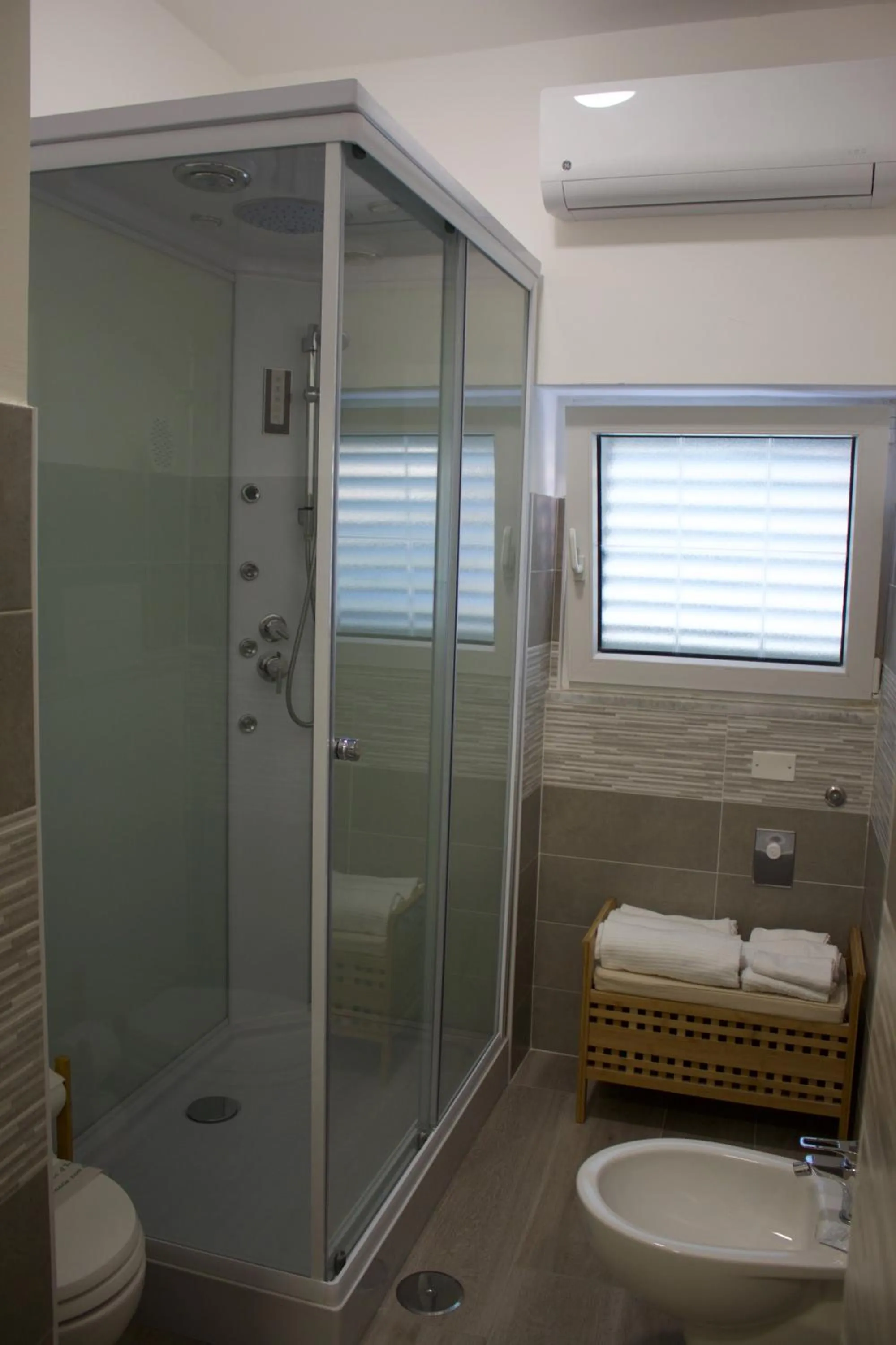 Bathroom in Ostello Villafranca