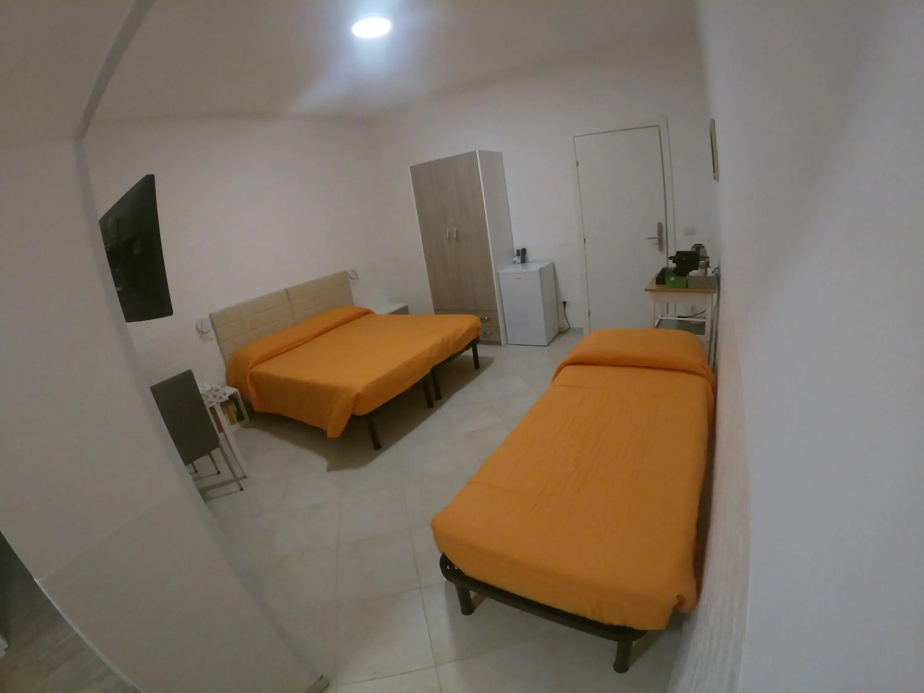 Quadruple Room with Private Bathroom in B&B Ostello Villafranca Quadruple Room with Private Bathroom in B&B Ostello Villafranca