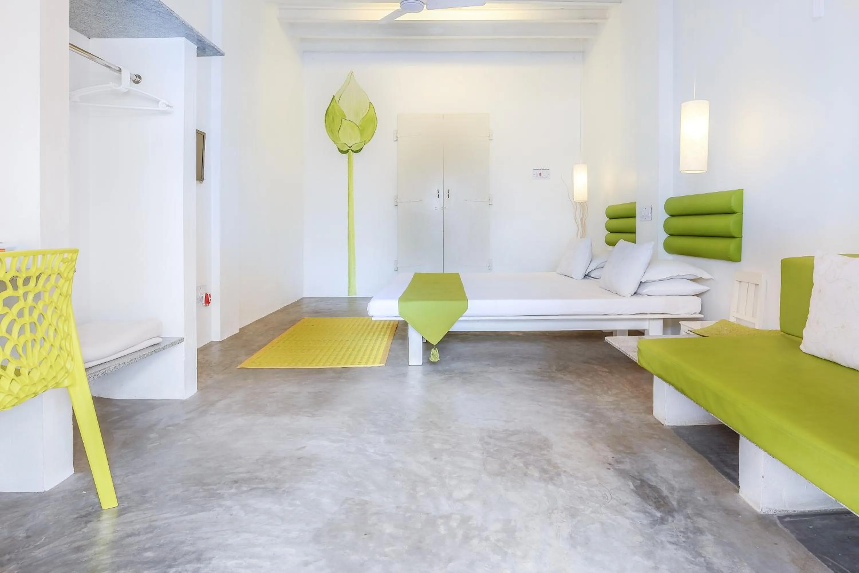 Photo of the whole room, Bed in Itsy Hotels Red Lotus Heritage, Promenade Beach