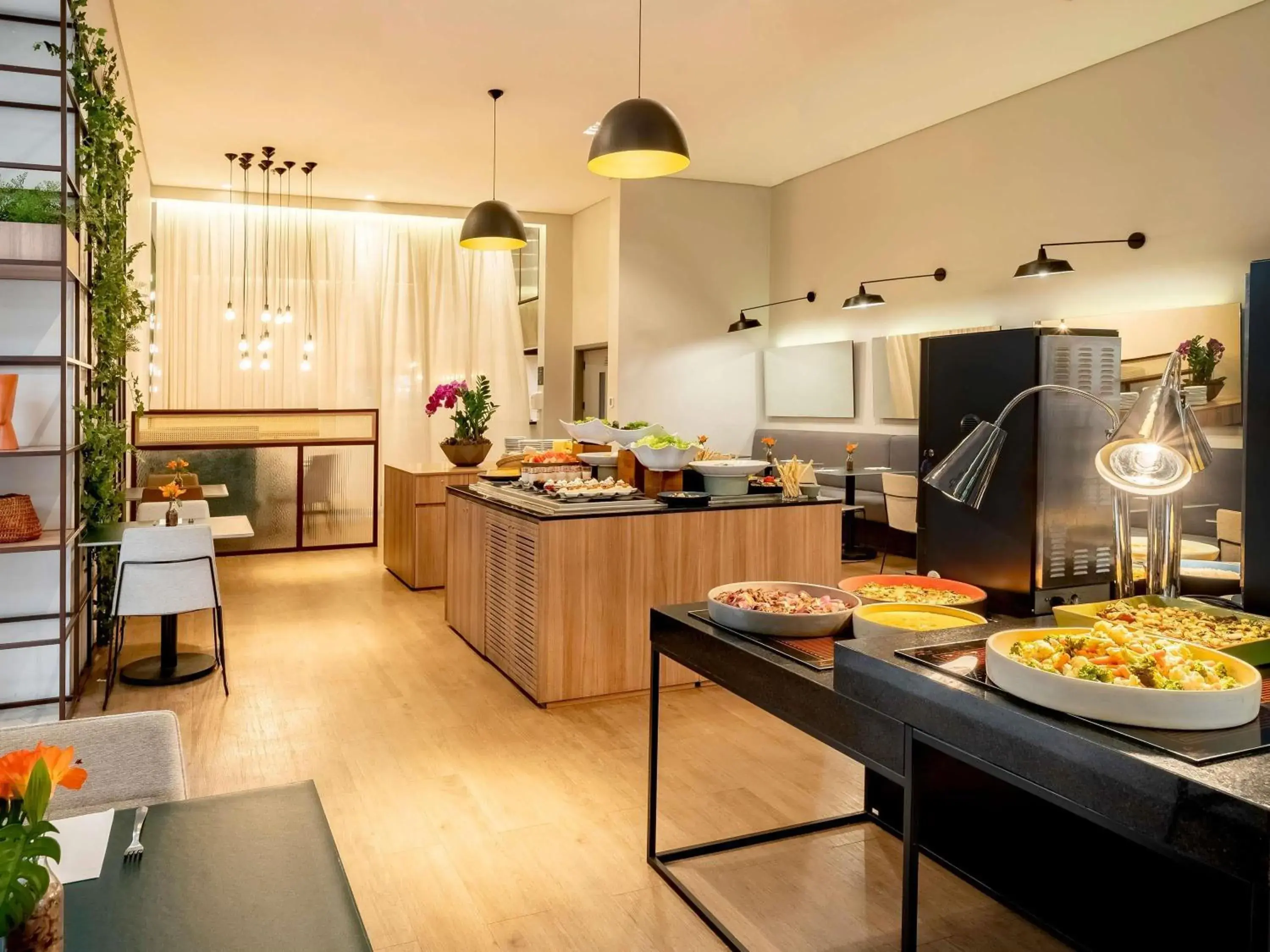 Restaurant/places to eat in Grand Mercure SP Itaim Bibi Restaurant/places to eat in Grand Mercure SP Itaim Bibi