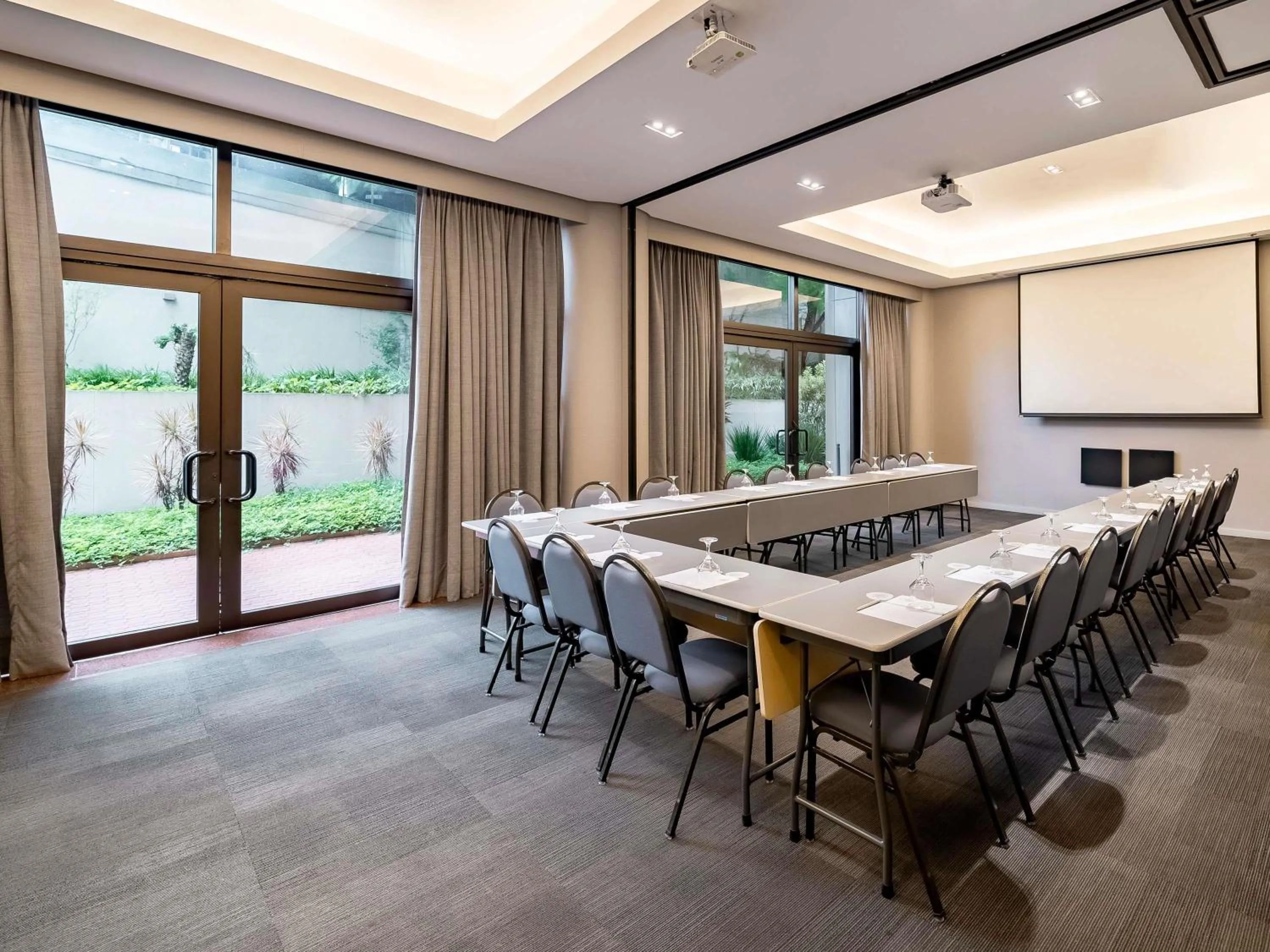 Meeting/conference room in Grand Mercure SP Itaim Bibi