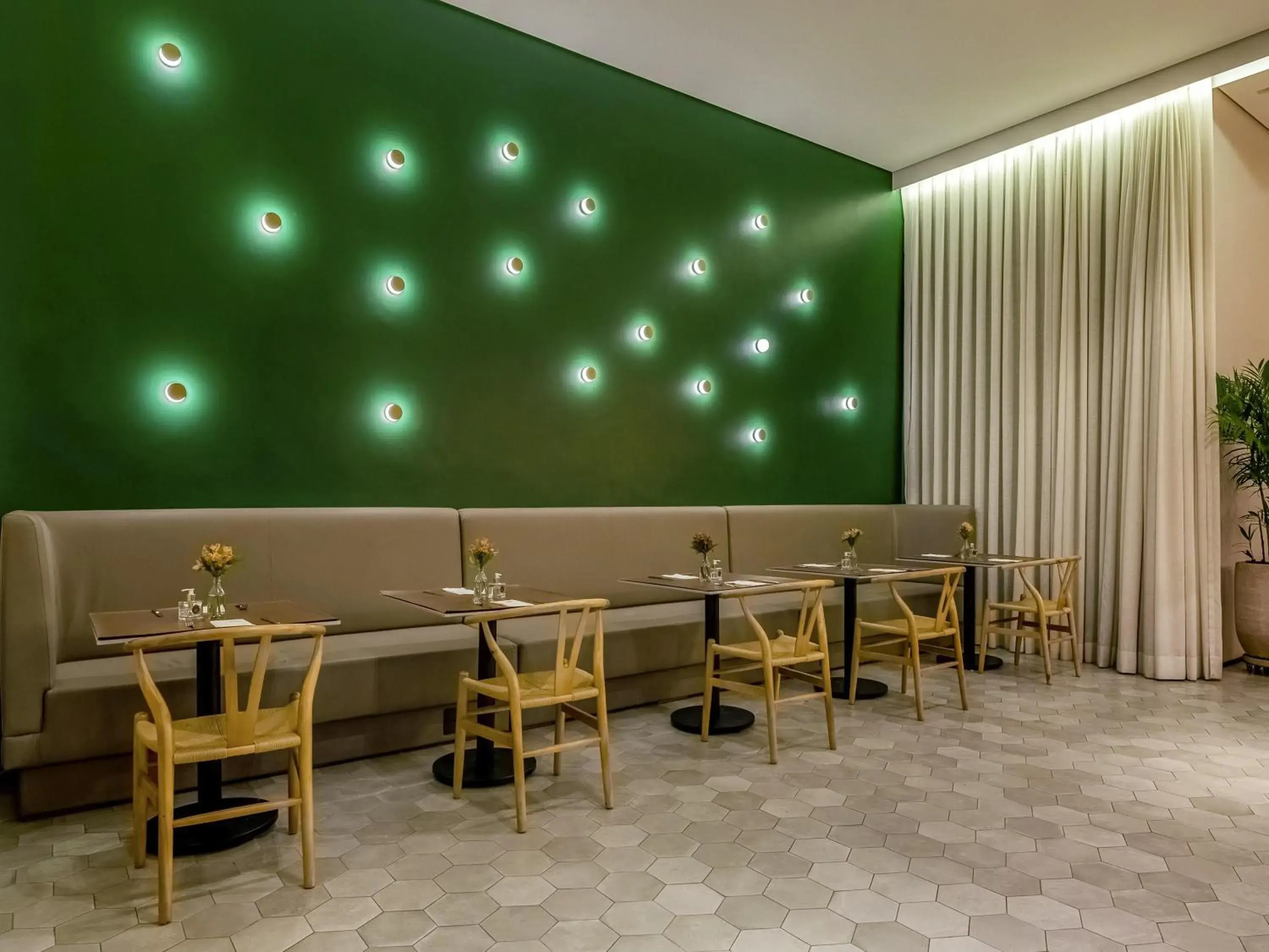 Restaurant/places to eat in Grand Mercure SP Itaim Bibi Restaurant/places to eat in Grand Mercure SP Itaim Bibi