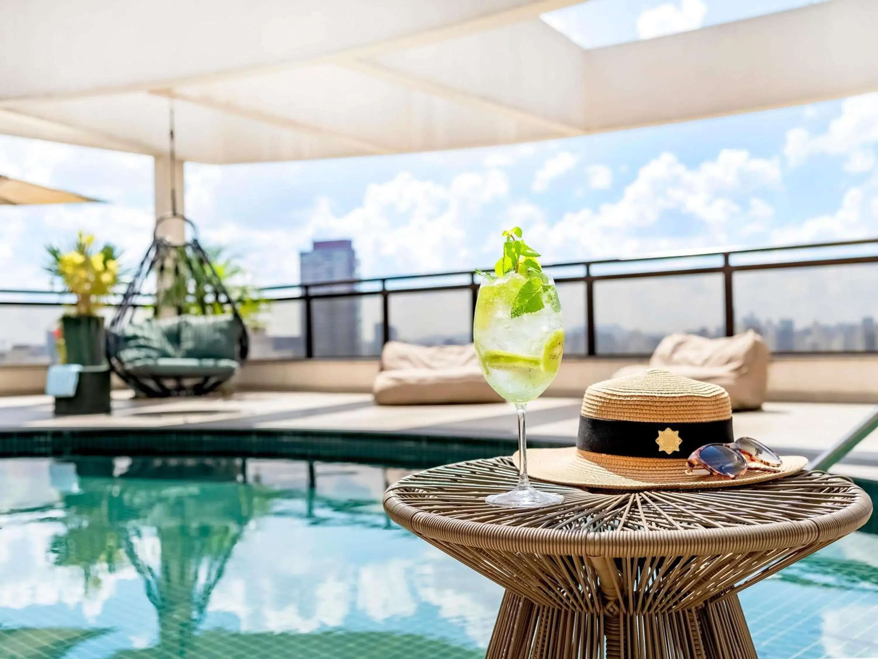 Pool view in Grand Mercure SP Itaim Bibi Pool view in Grand Mercure SP Itaim Bibi