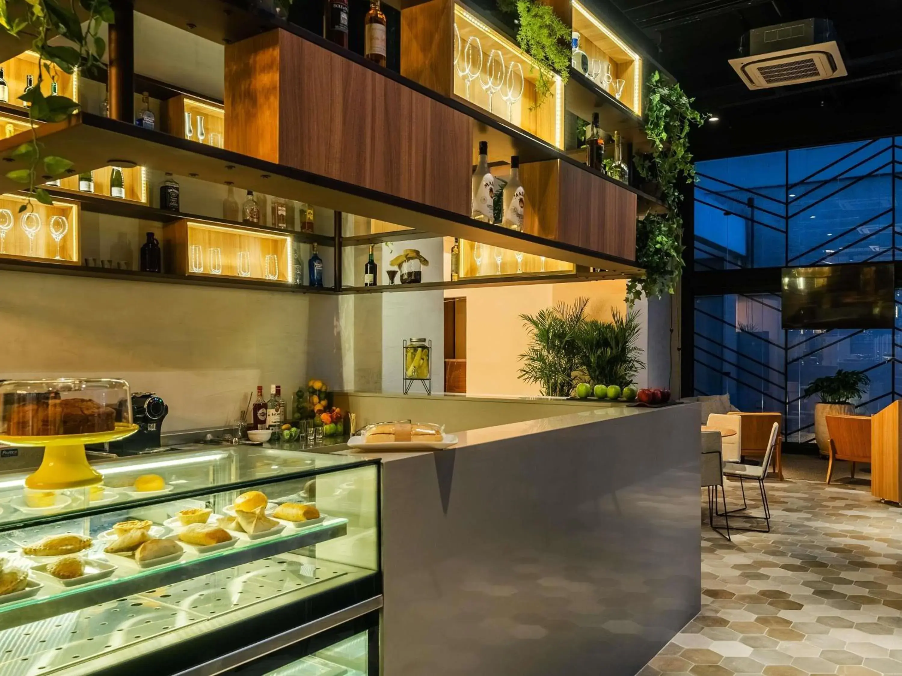 Lounge or bar in Grand Mercure SP Itaim Bibi Lounge or bar in Grand Mercure SP Itaim Bibi