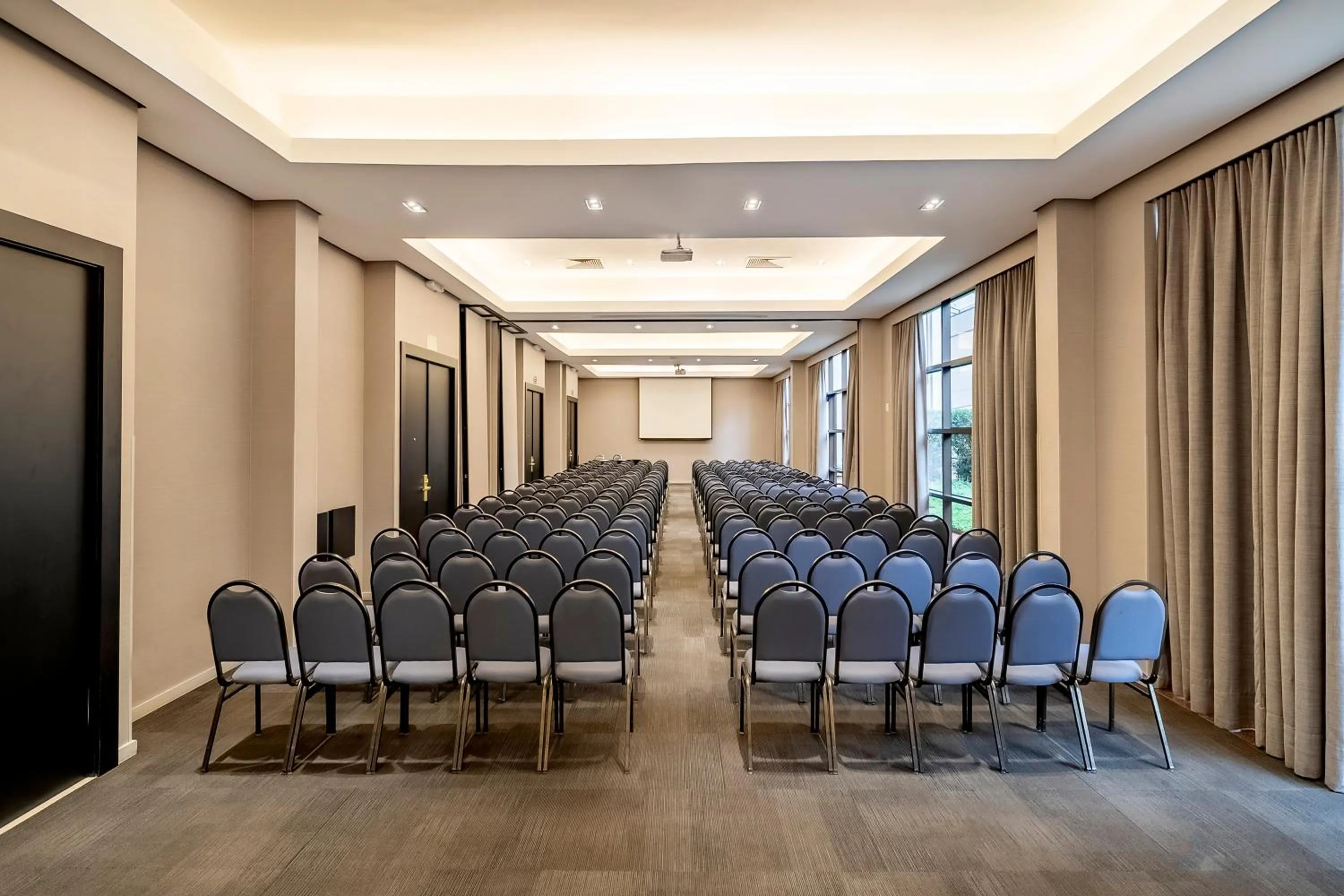 Meeting/conference room in Grand Mercure SP Itaim Bibi
