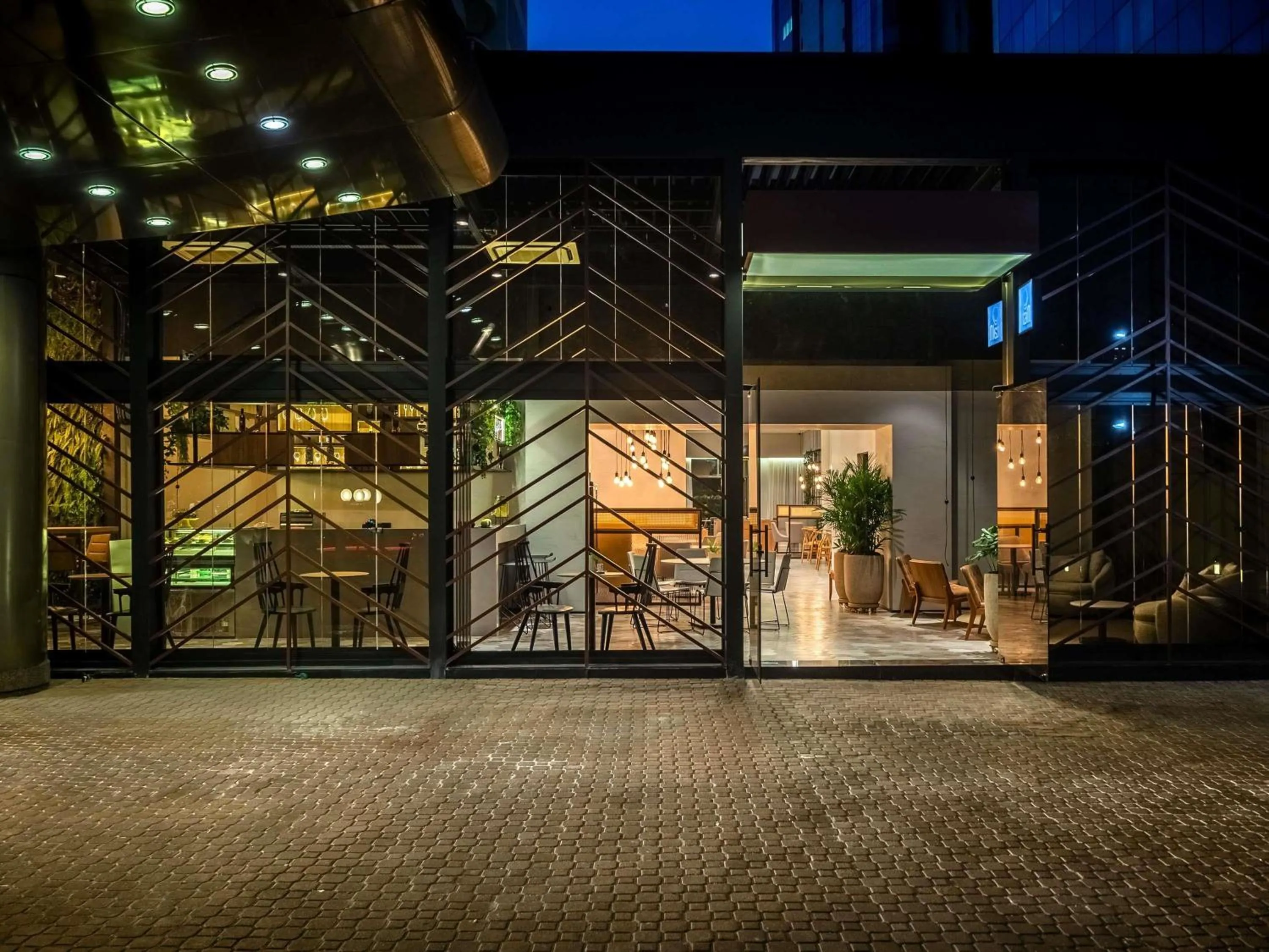 Lounge or bar in Grand Mercure SP Itaim Bibi