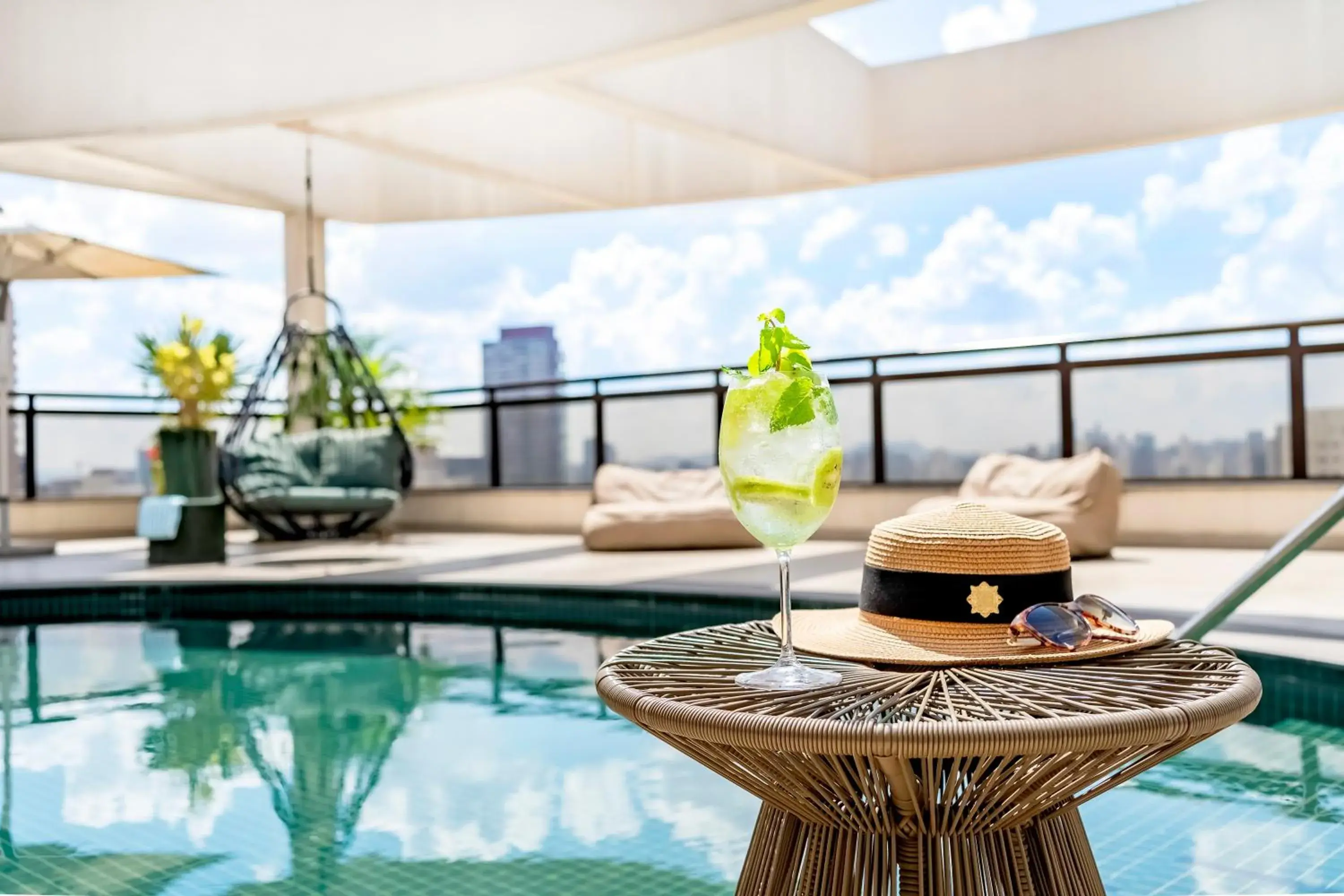 Swimming pool in Grand Mercure SP Itaim Bibi Swimming pool in Grand Mercure SP Itaim Bibi