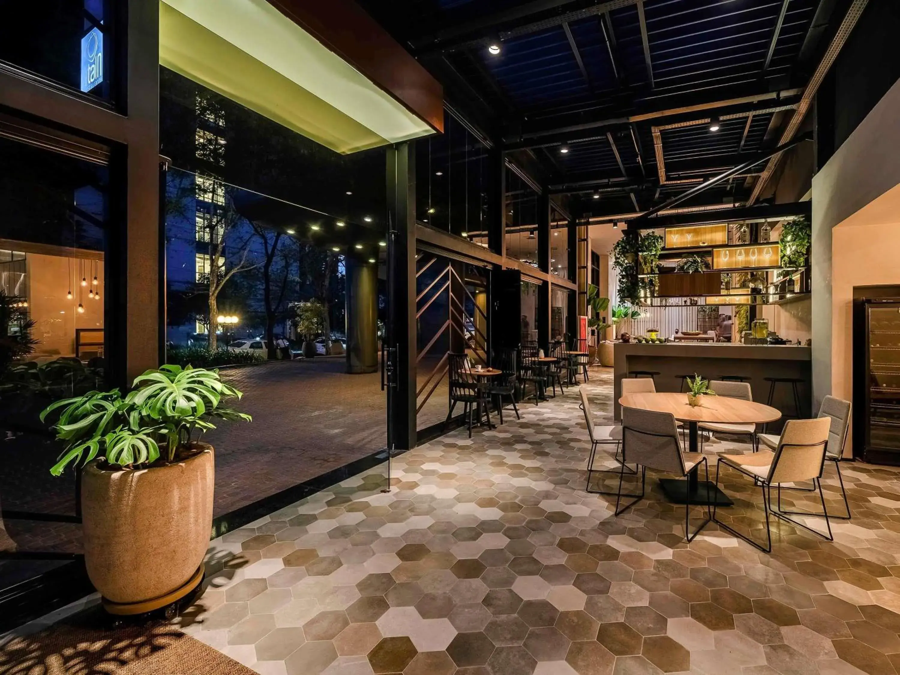 Restaurant/places to eat in Grand Mercure SP Itaim Bibi Restaurant/places to eat in Grand Mercure SP Itaim Bibi