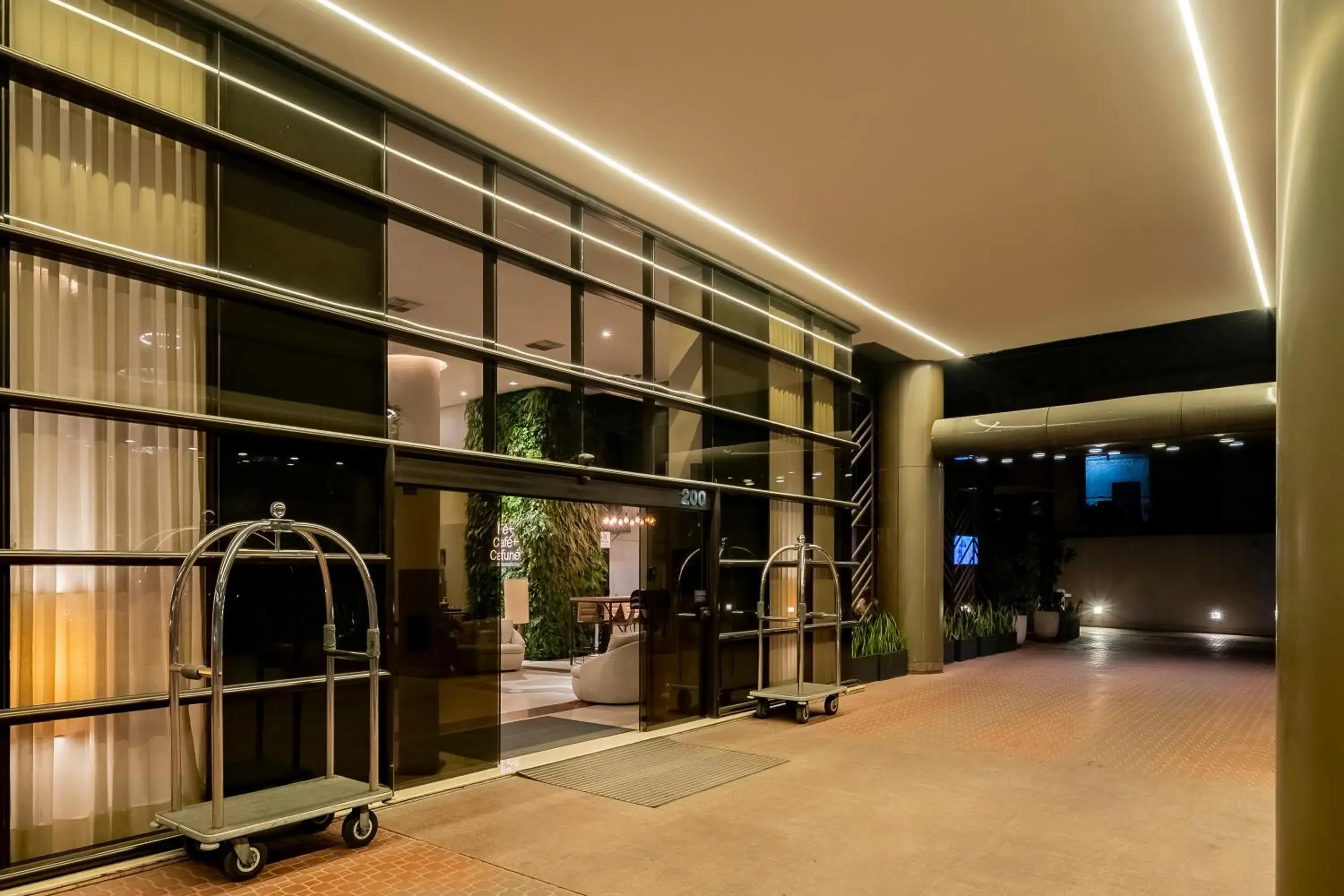 Facade/entrance in Grand Mercure SP Itaim Bibi Facade/entrance in Grand Mercure SP Itaim Bibi