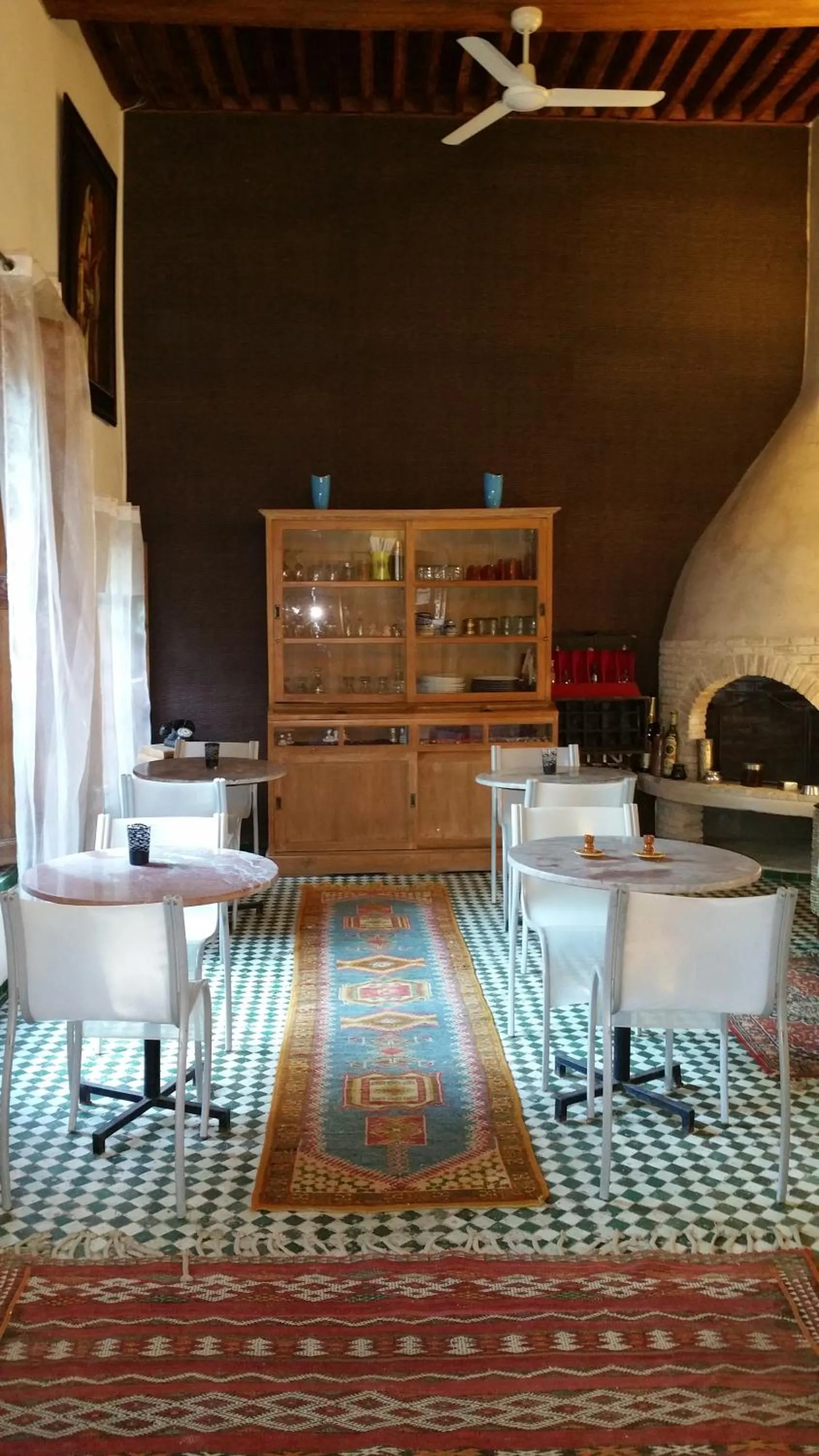 Communal lounge/ TV room in Les Bains de Fez Tara