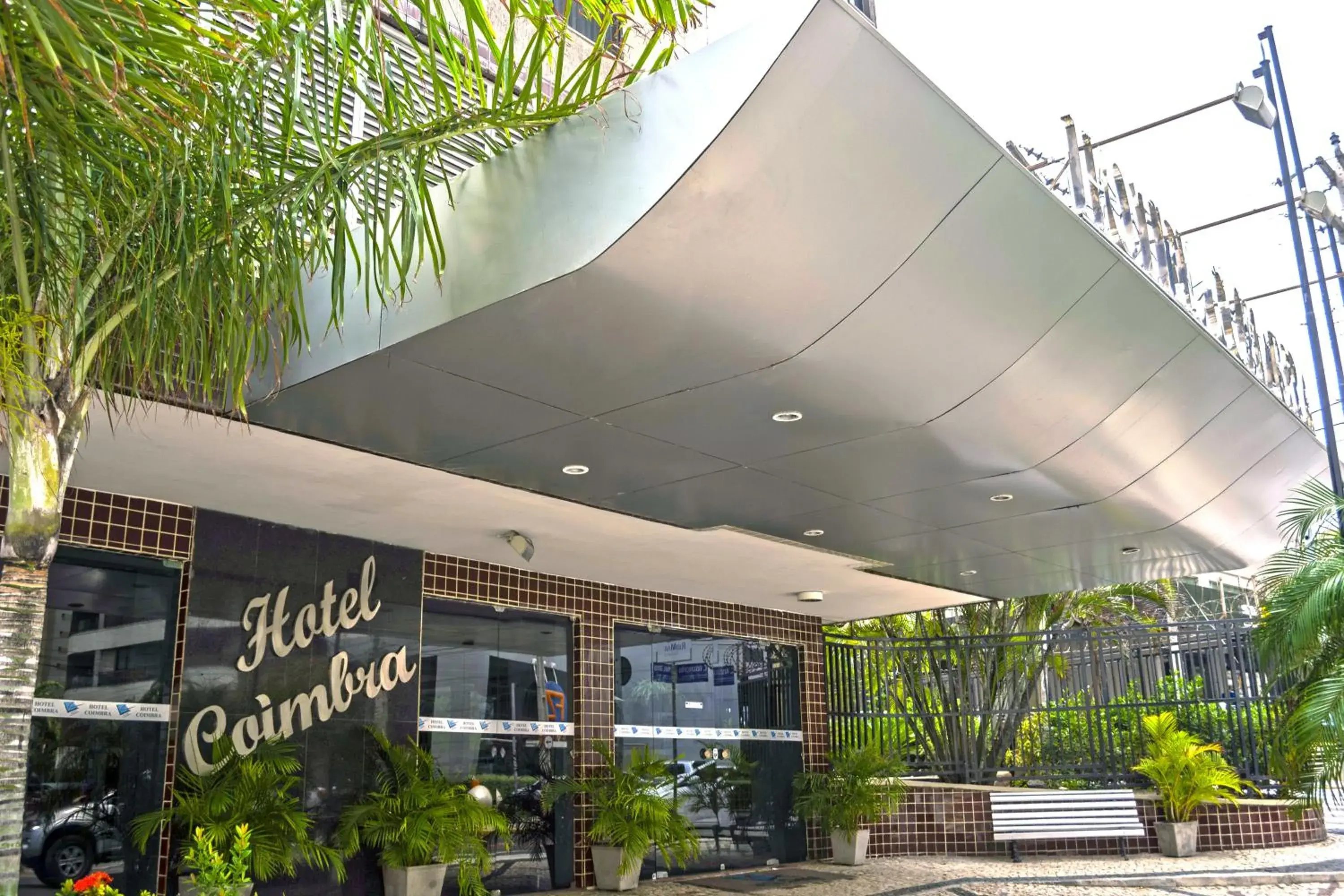 Facade/entrance in Rede Andrade Coimbra Facade/entrance in Rede Andrade Coimbra