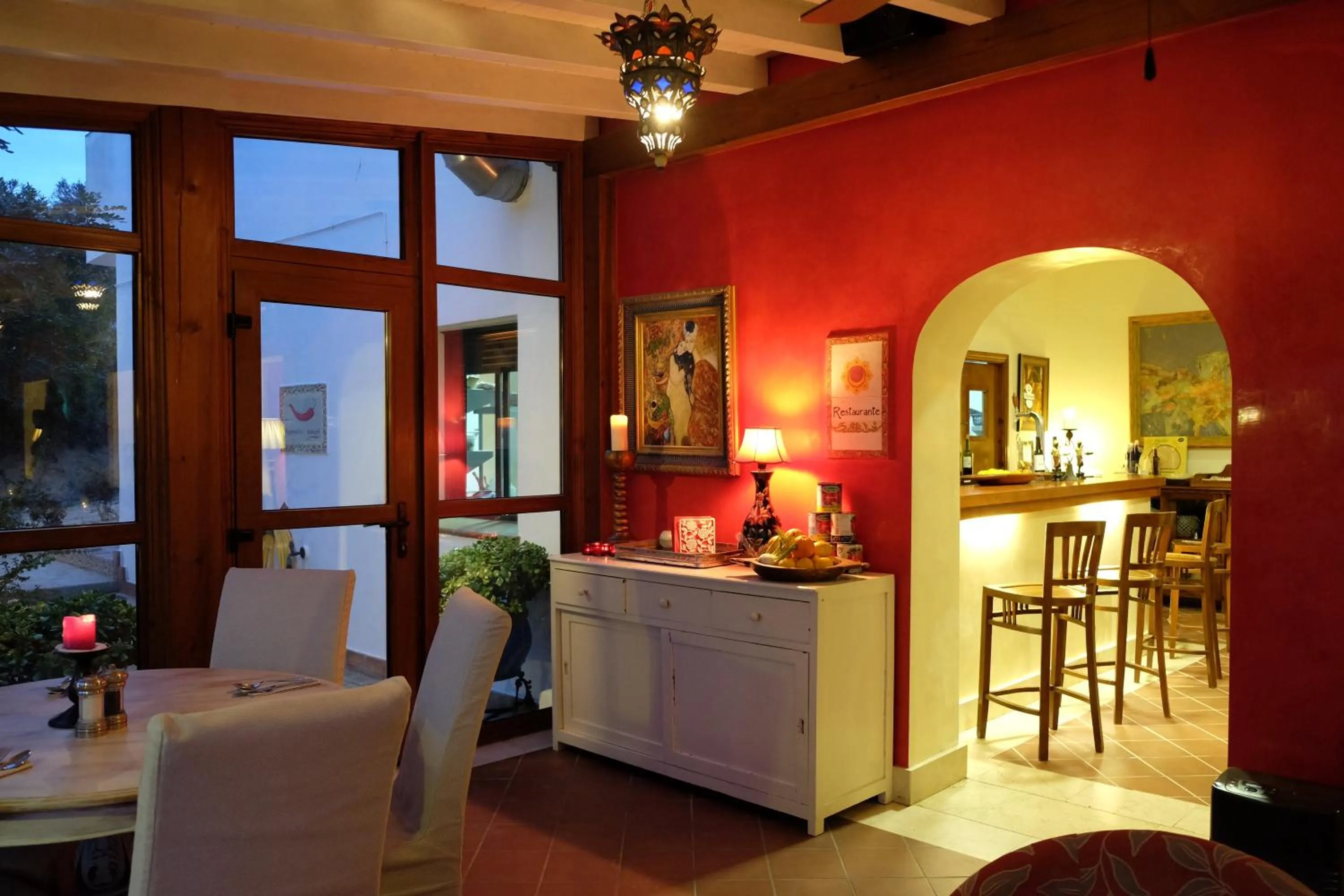 Restaurant/places to eat in Hotel Sindhura