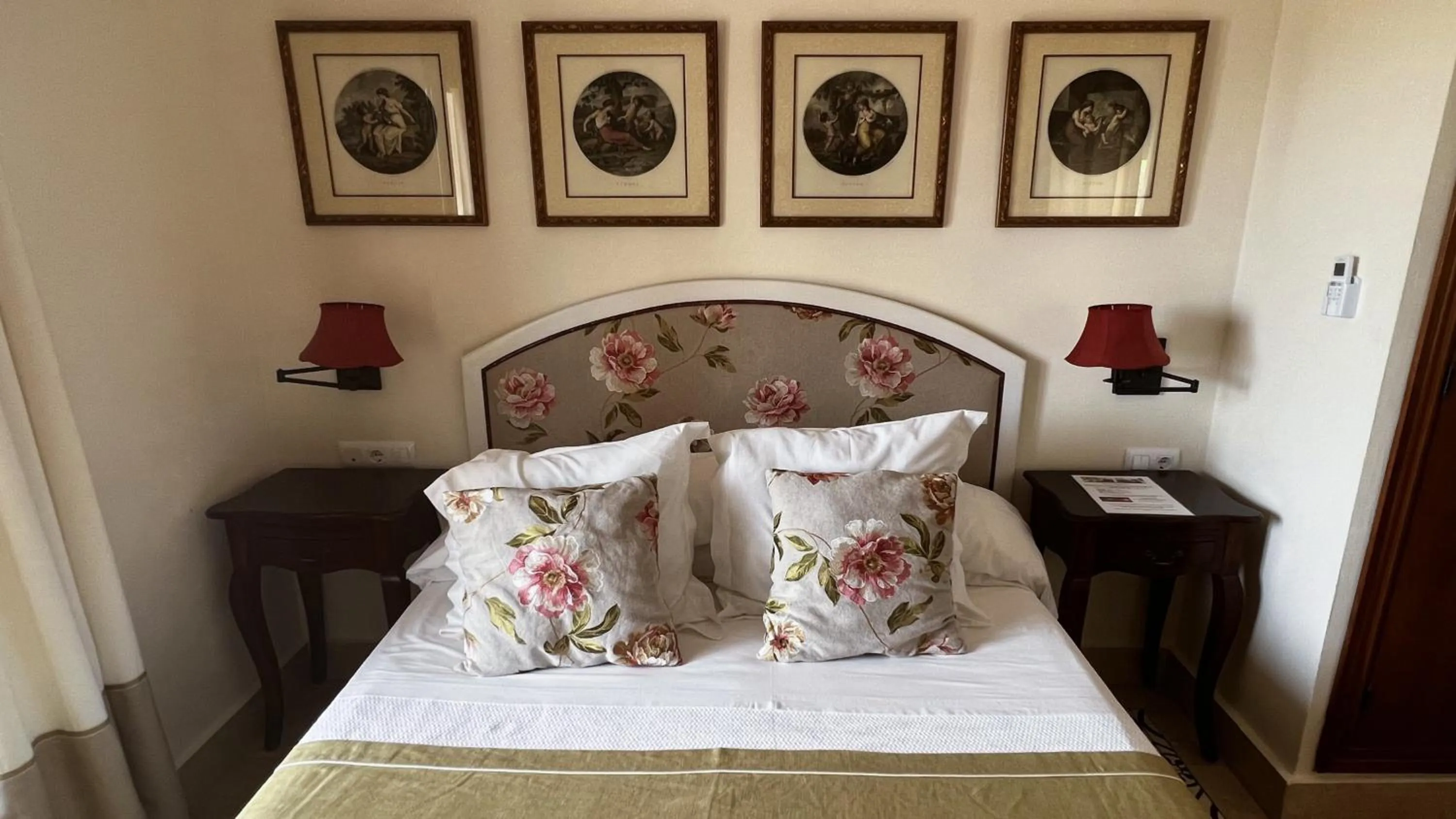 Bed in Hotel Sindhura