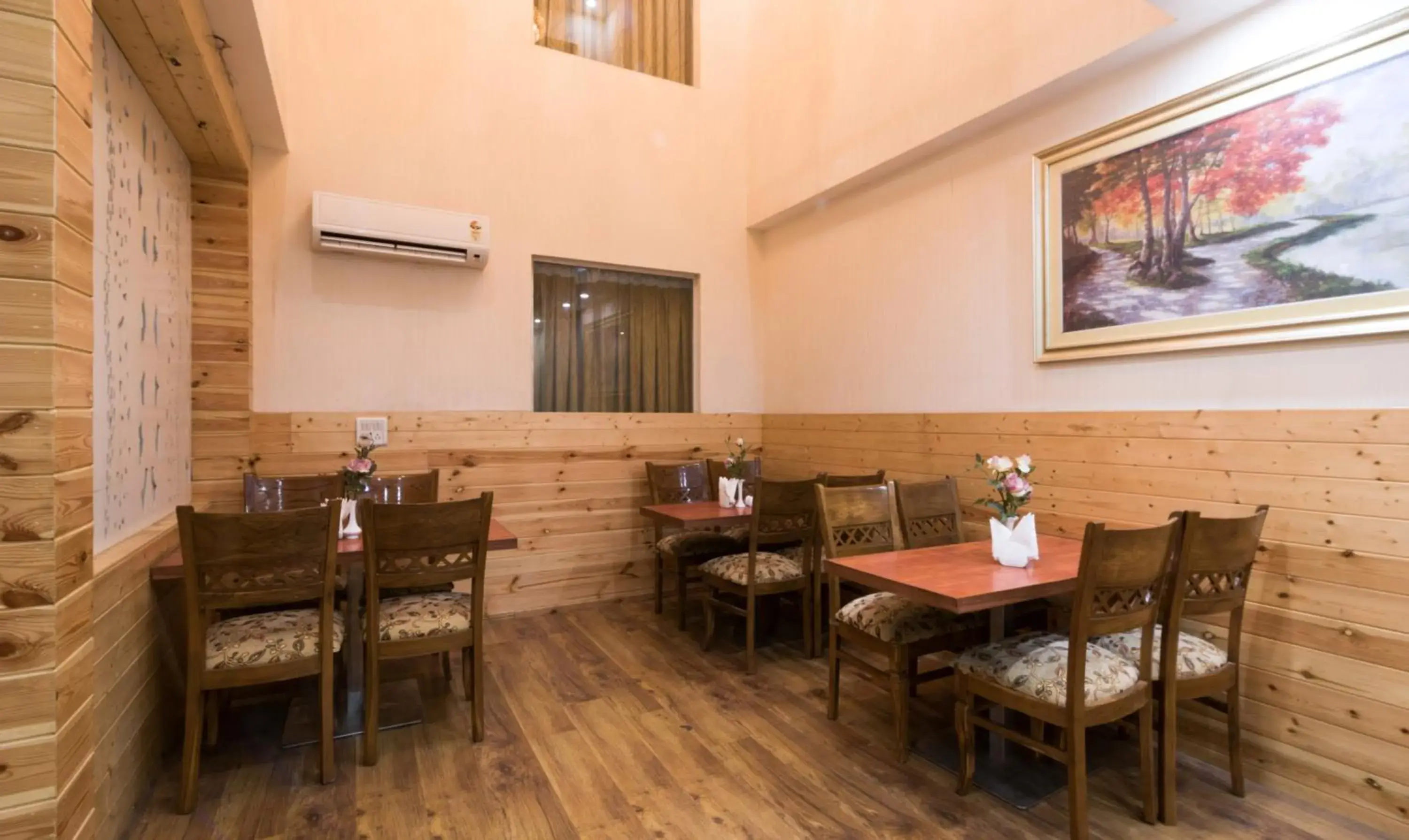 Restaurant/places to eat in Treebo House Inn Restaurant/places to eat in Treebo House Inn