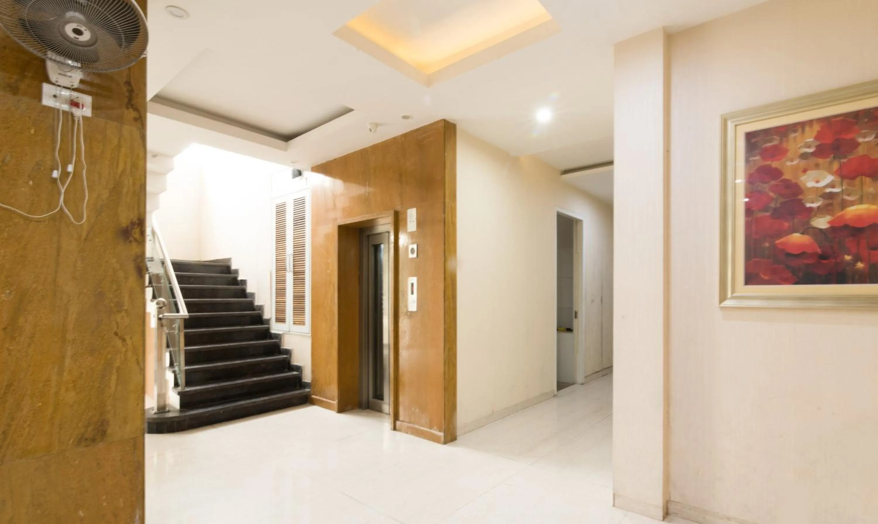 elevator in Treebo House Inn