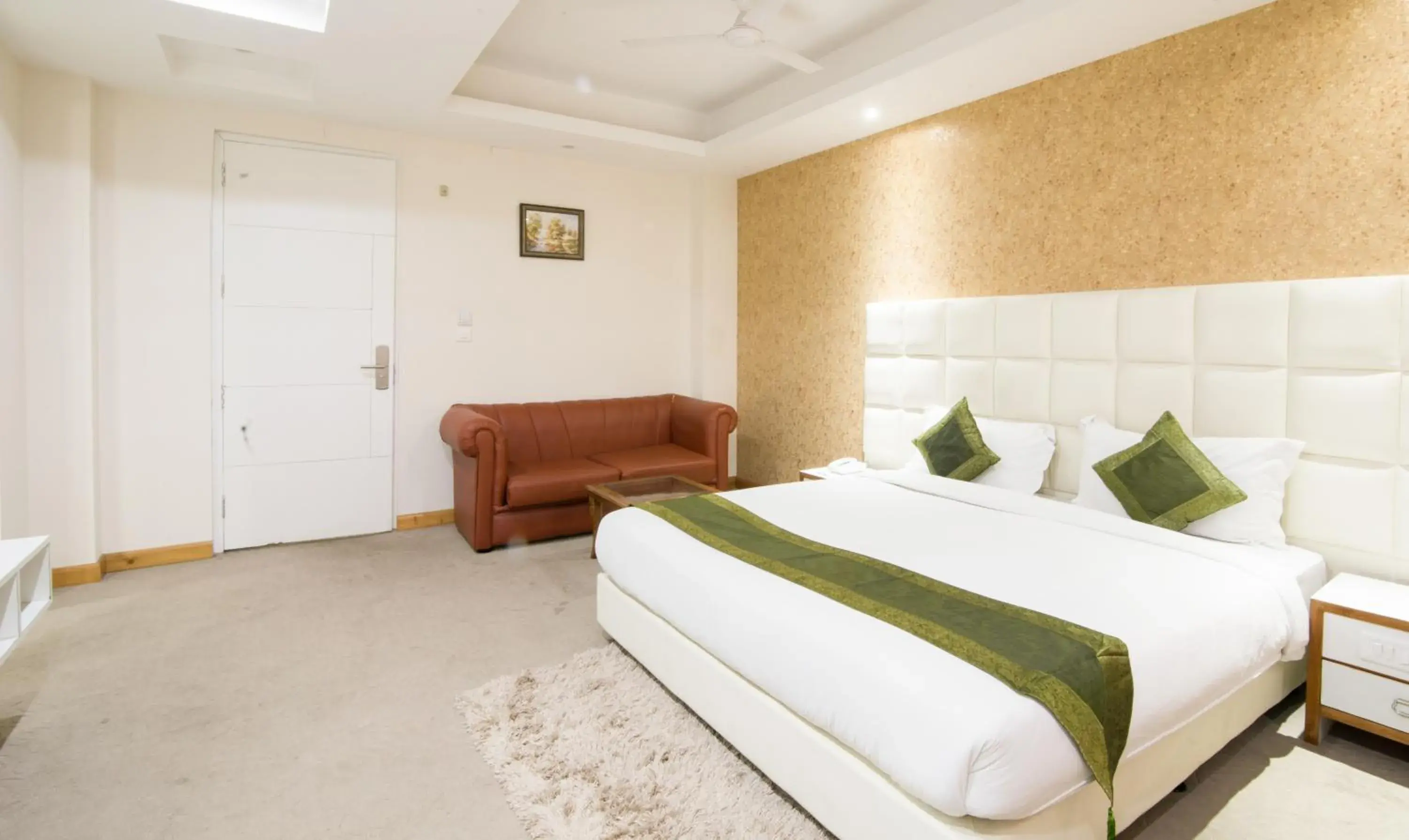 Bedroom, Bed in Treebo House Inn Bedroom, Bed in Treebo House Inn