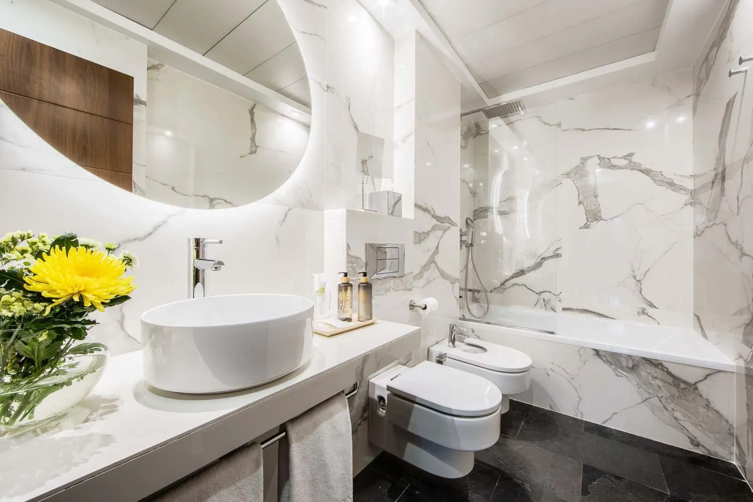 Bathroom in Apartosuites Jardines de Sabatini